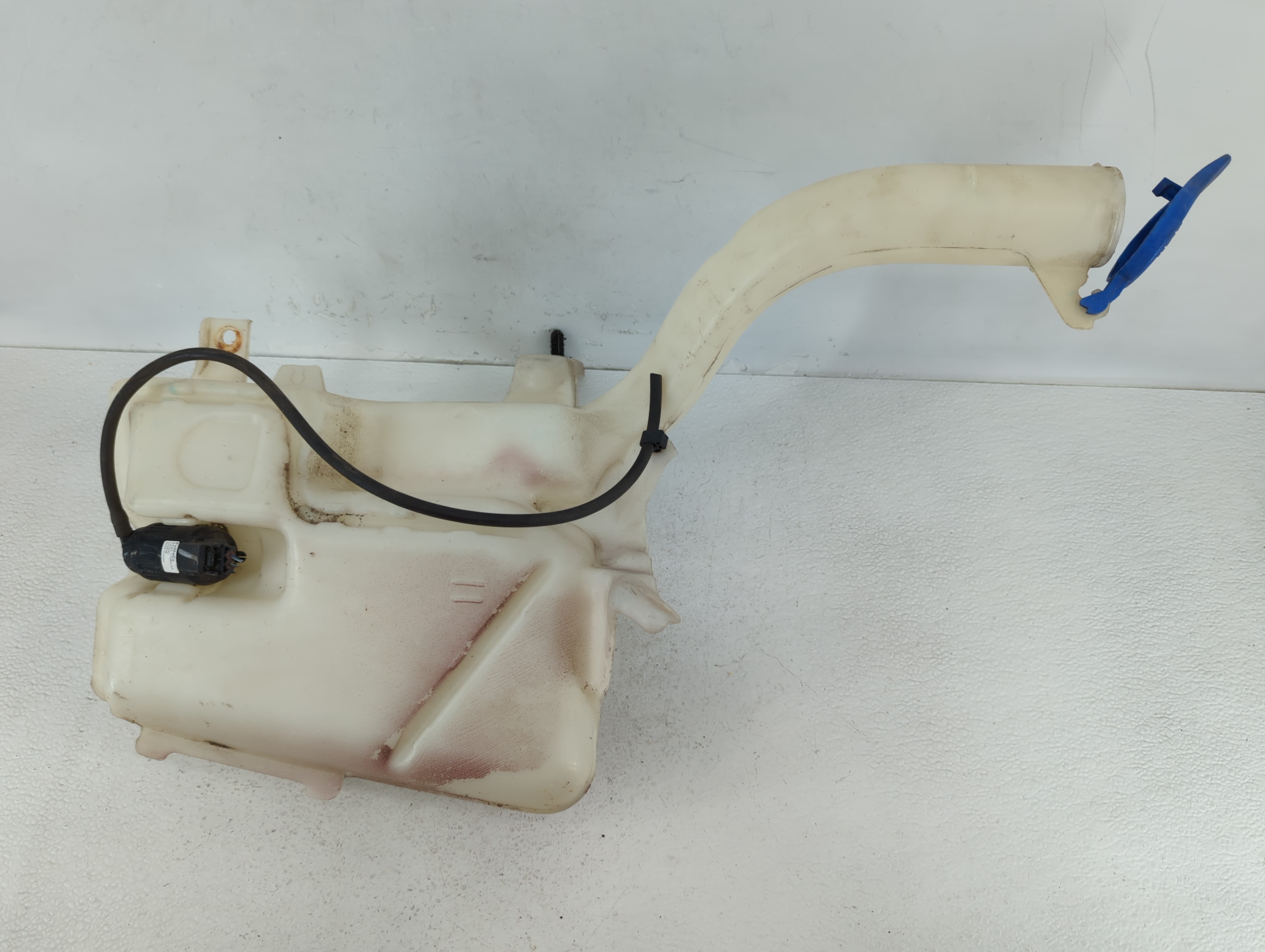 2013-2014 Ford Fusion Windshield Washer Fluid Reservoir Bottle Oem 623016 - Oemusedautoparts1.com