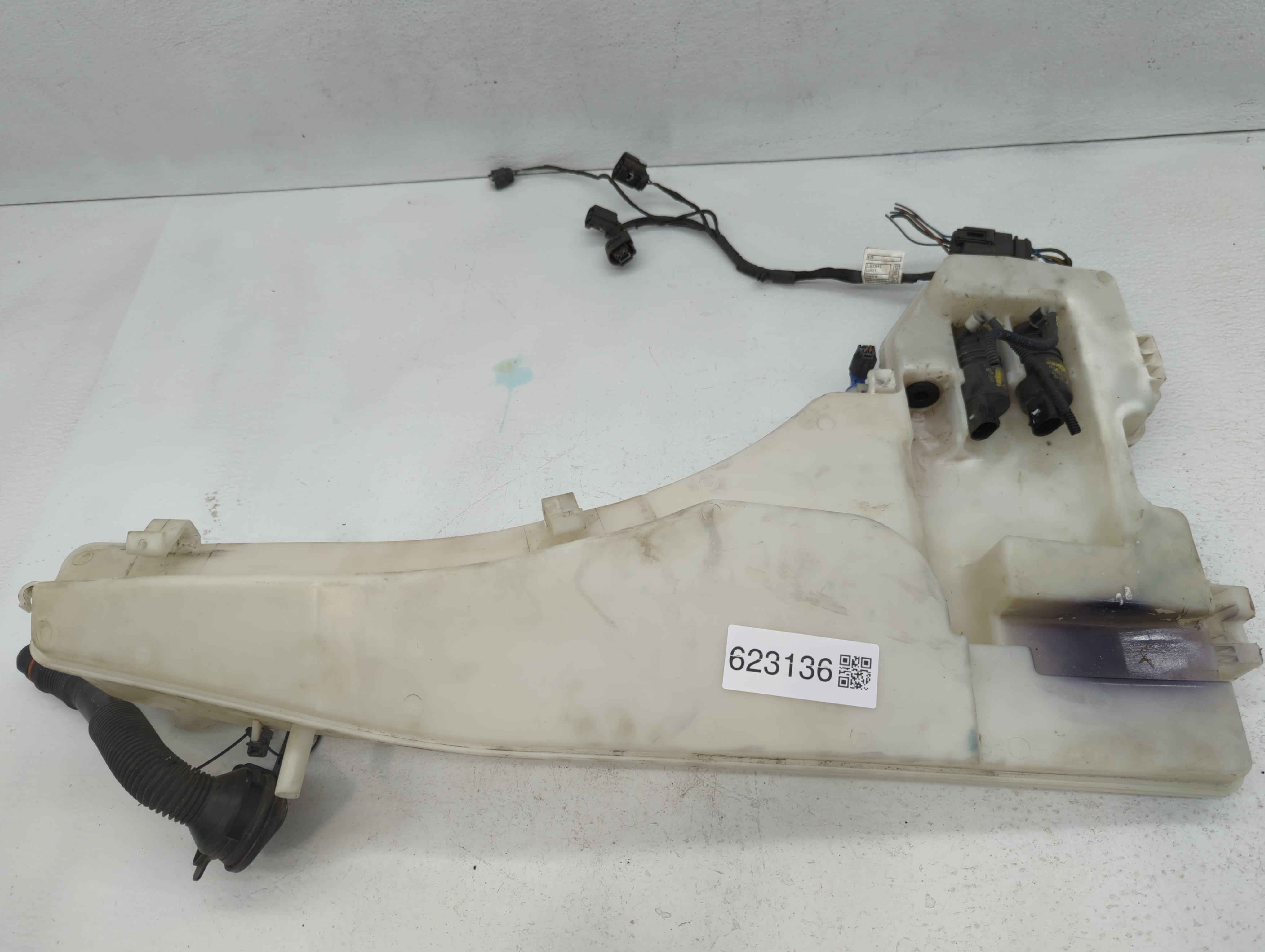 Picture of 2007-2013 Bmw X5 Windshield Washer Fluid Reservoir Bottle Oem 623136