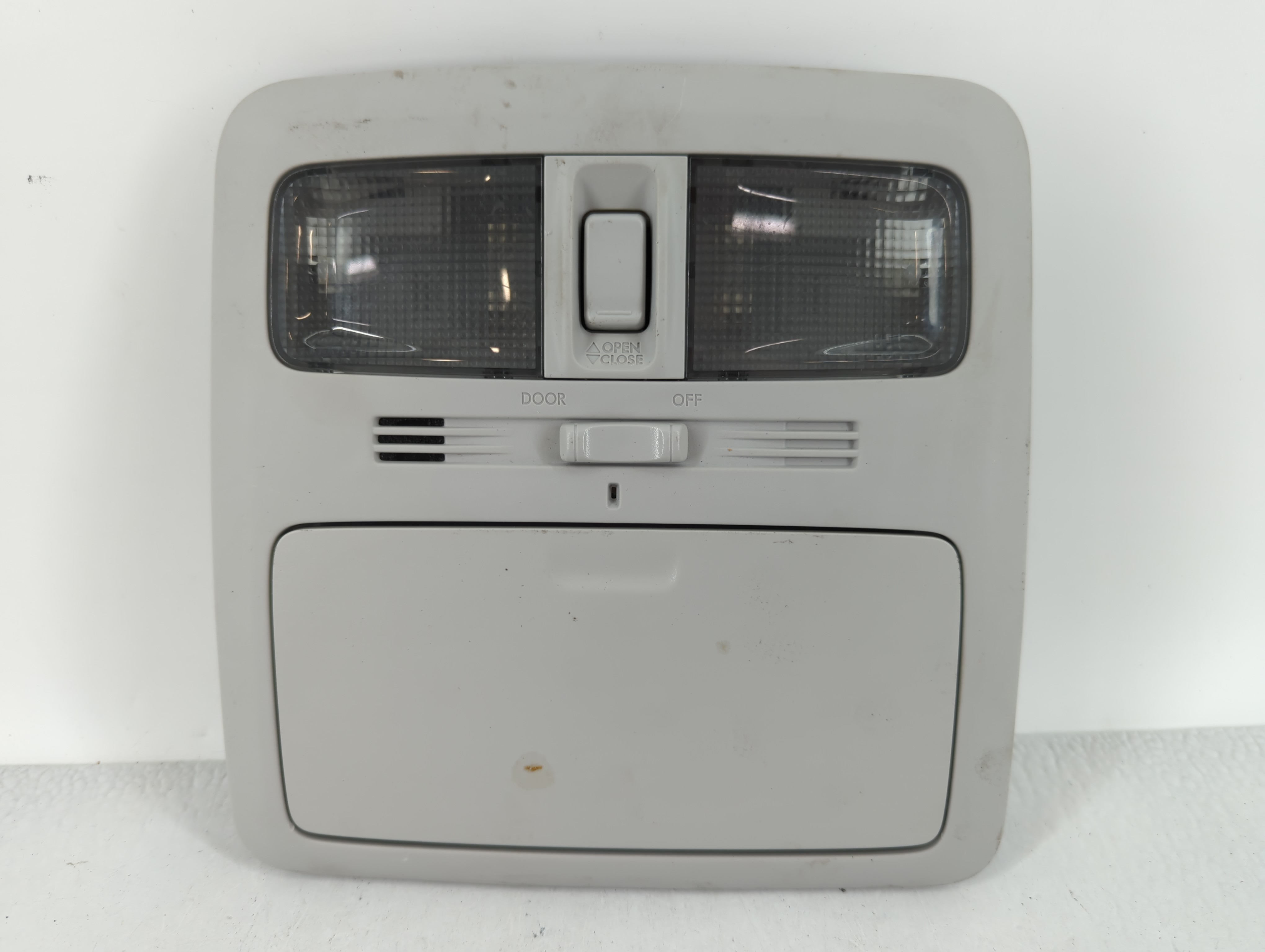 2015 Subaru Forester Overhead Roof Console 623728 - Oemusedautoparts1.com