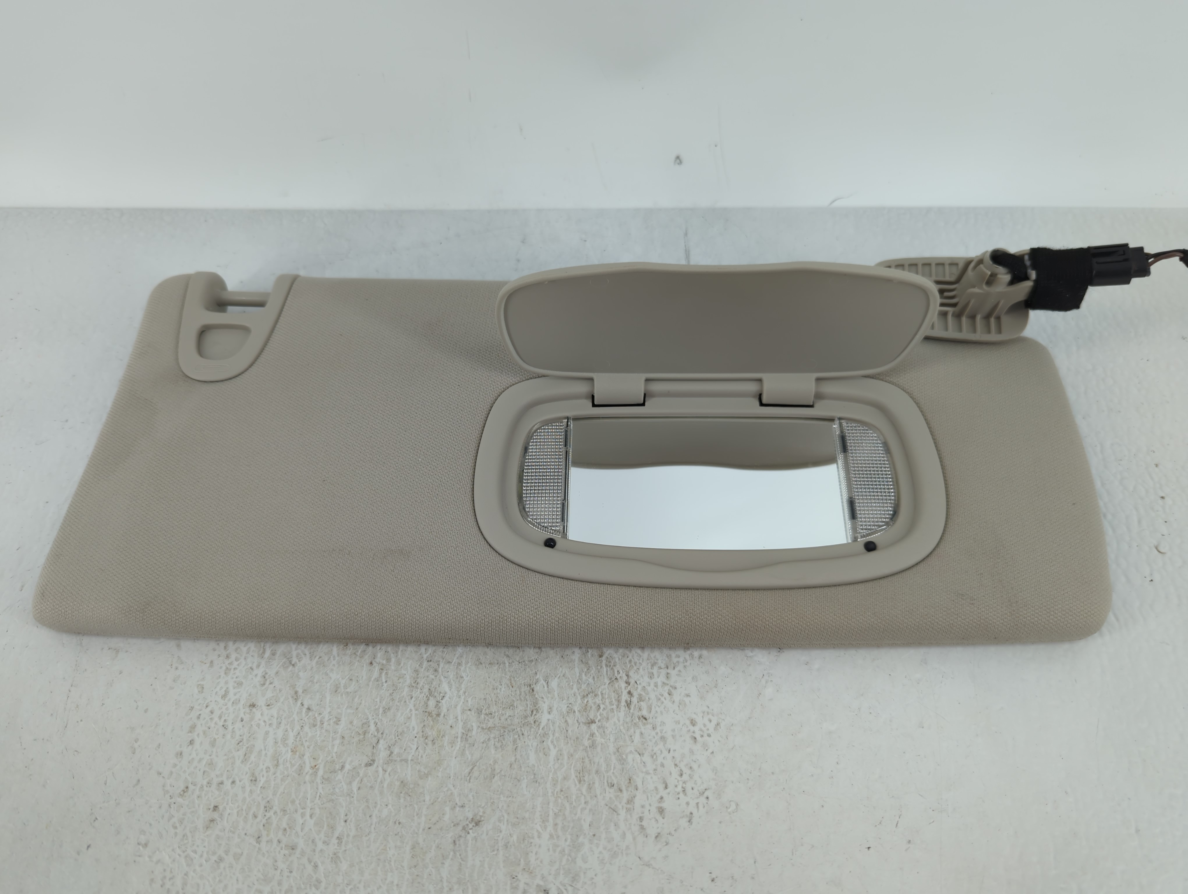 Picture of 2014-2018 Jeep Cherokee Passenger Sun Visor Mirror Right Sunvisor Grey 624174