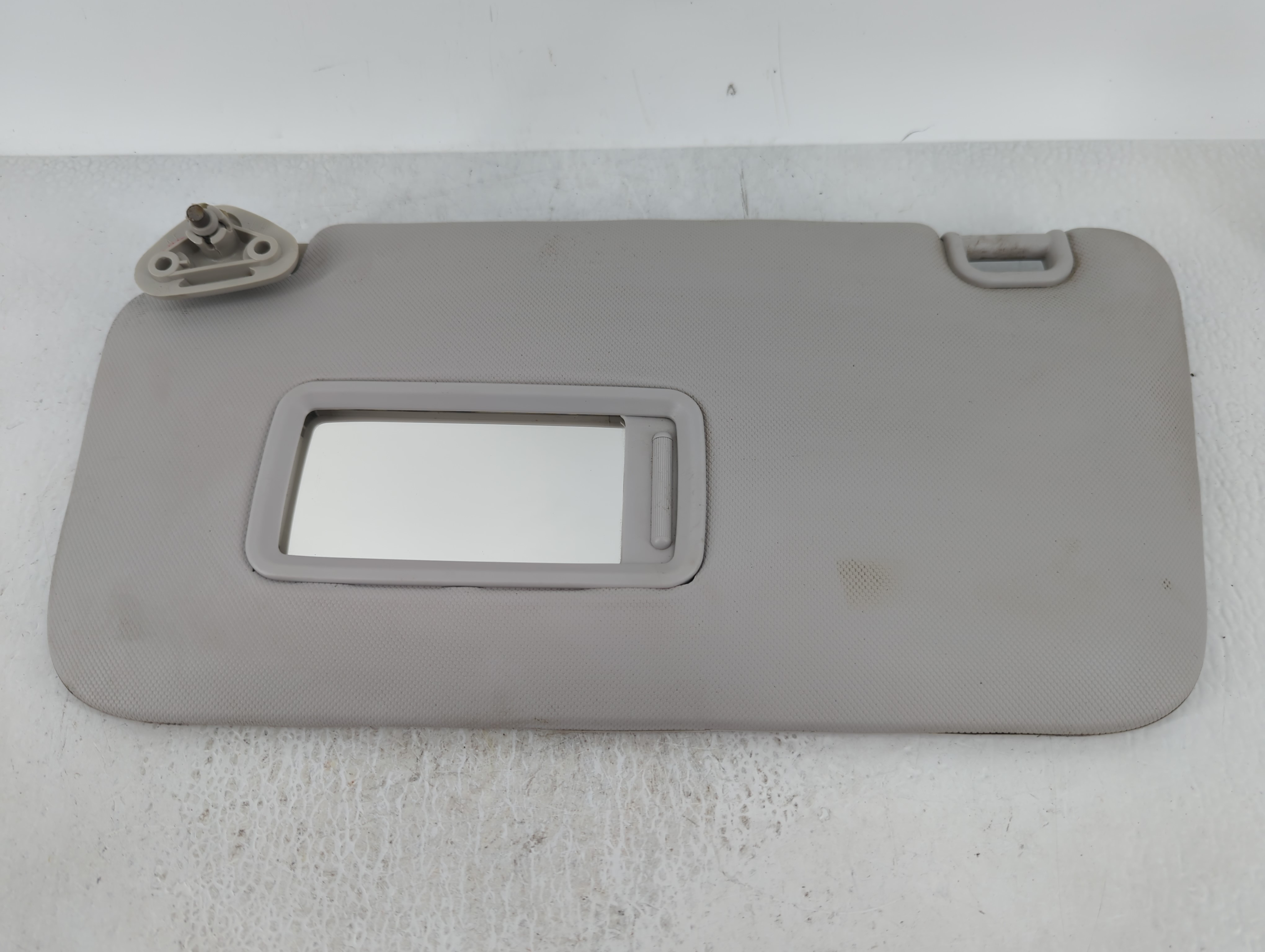 Picture of 2010 Subaru Forester Driver Sun Visor Mirror Left Sunvisor Pale Grey 624202