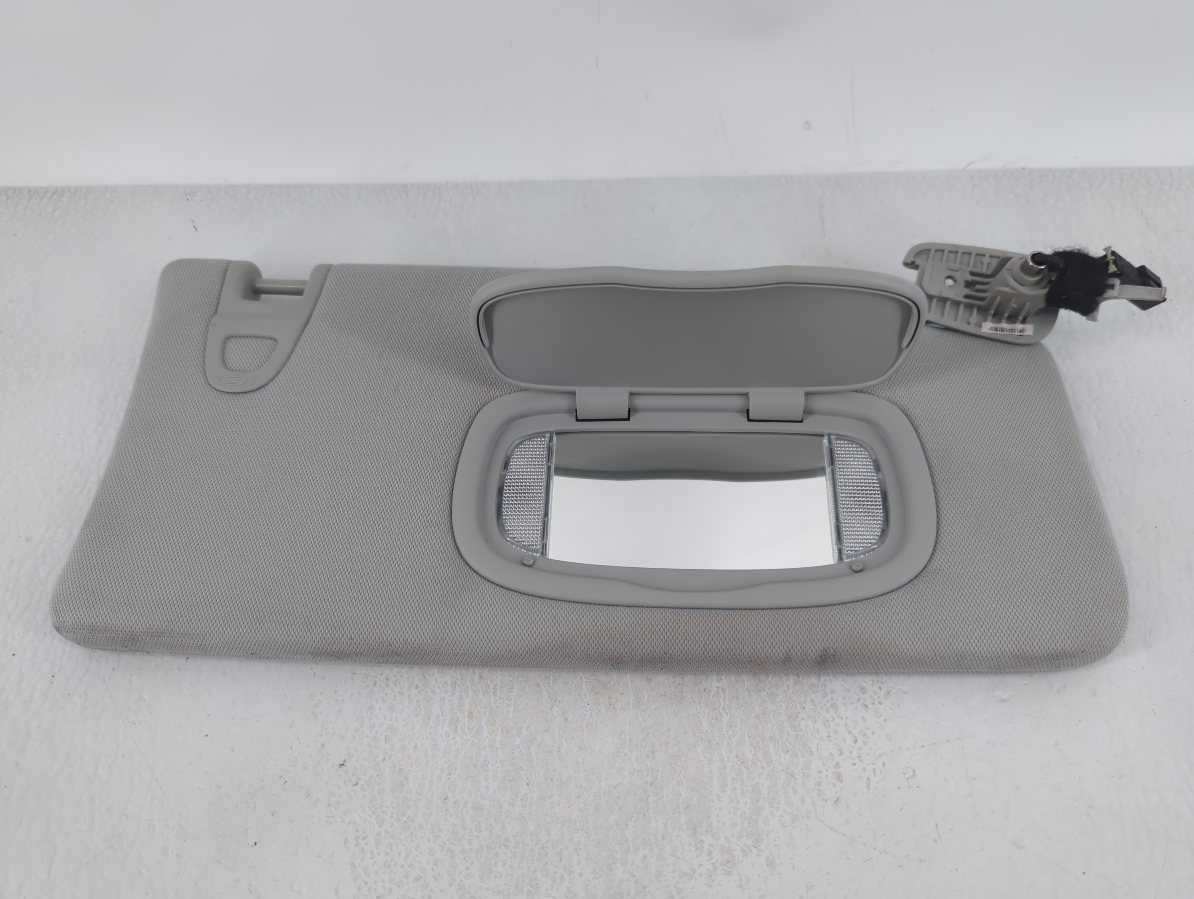 2018 Jeep Compass Passenger Sun Visor Mirror Right Sunvisor Light Grey 624530 - Oemusedautoparts1.com