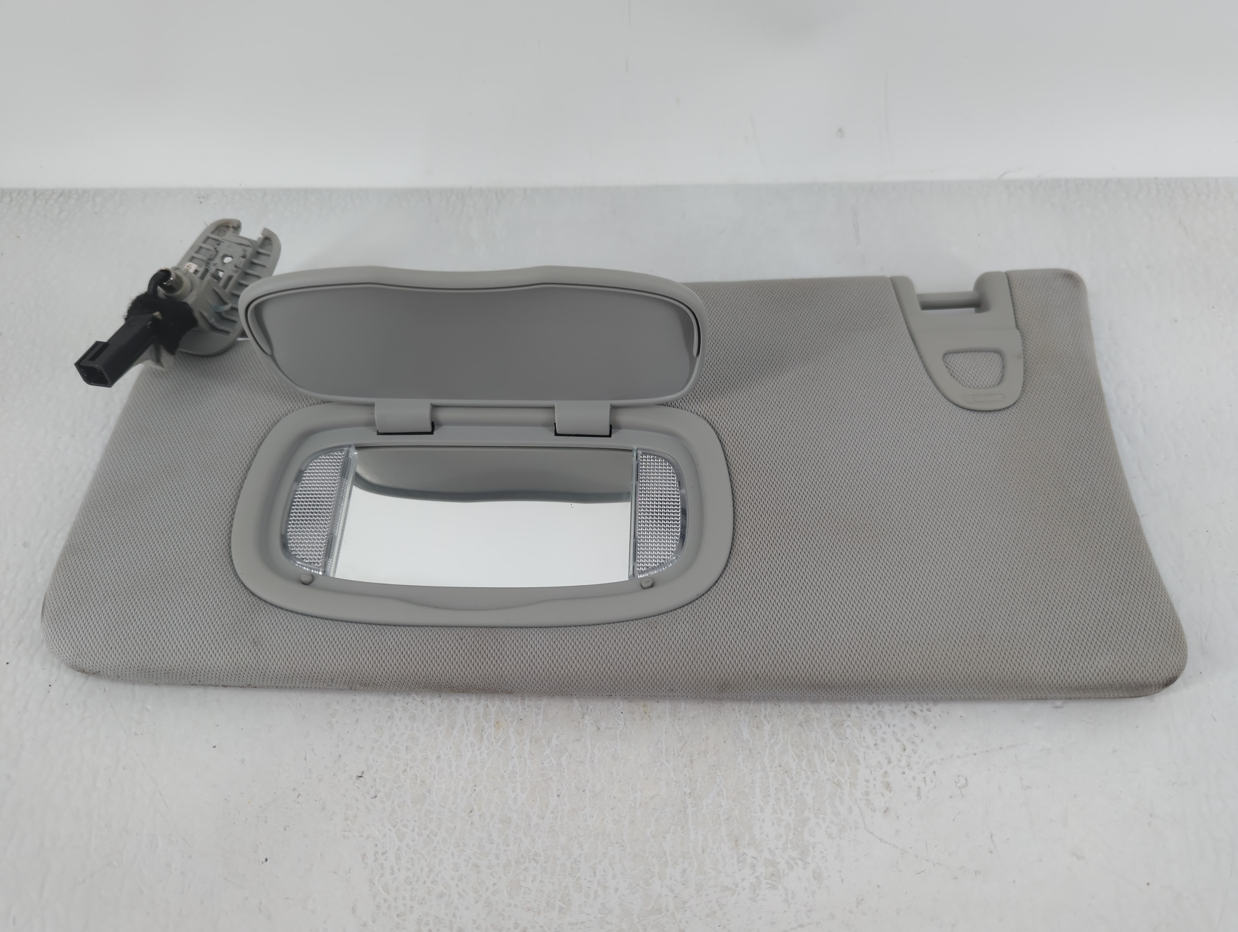 2018 Jeep Compass Passenger Sun Visor Mirror Right Sunvisor Light Grey 624531 - Oemusedautoparts1.com