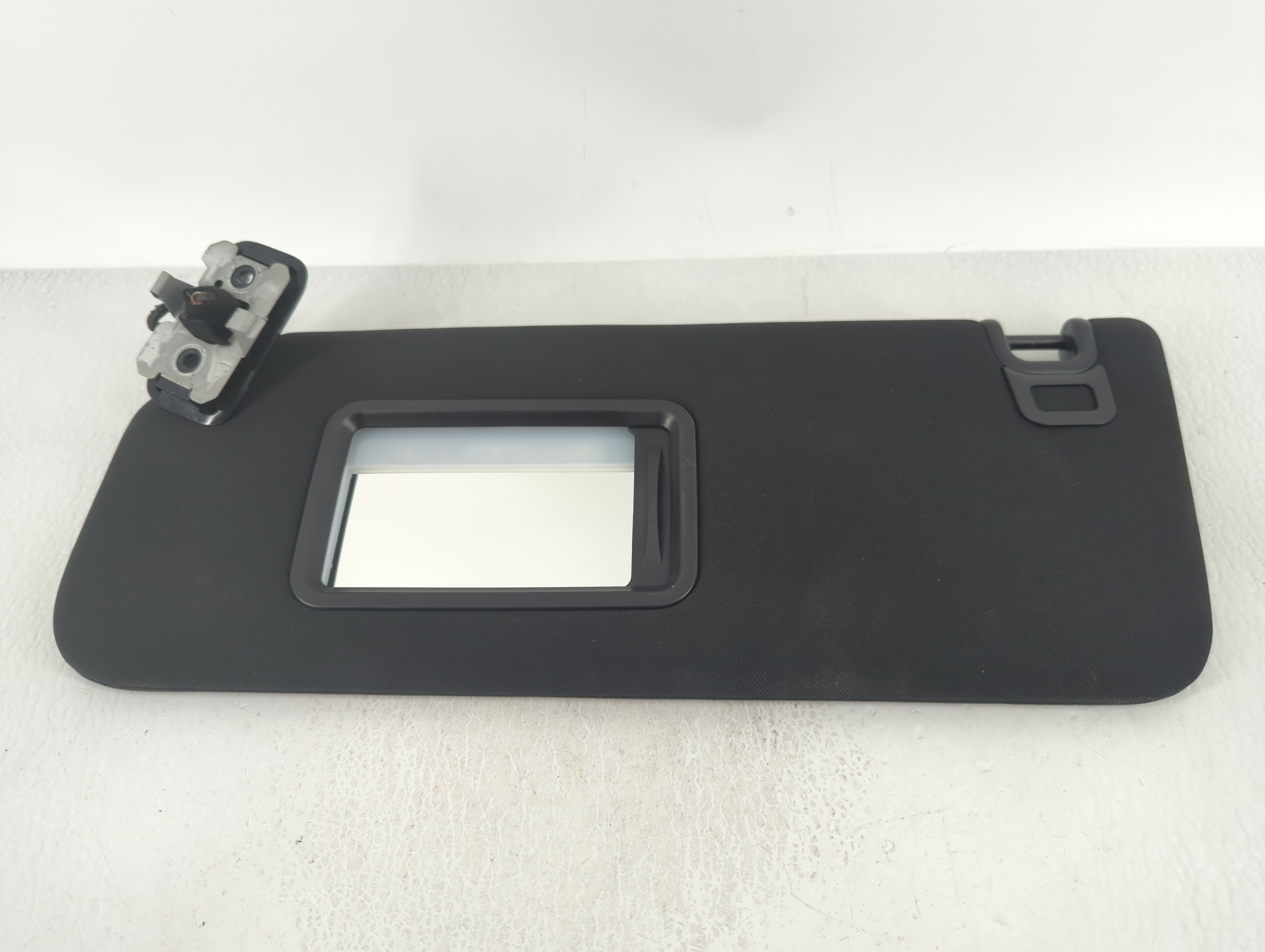 2017 Land Rover Discovery Driver Sun Visor Mirror Left Sunvisor Black 624568 - Oemusedautoparts1.com