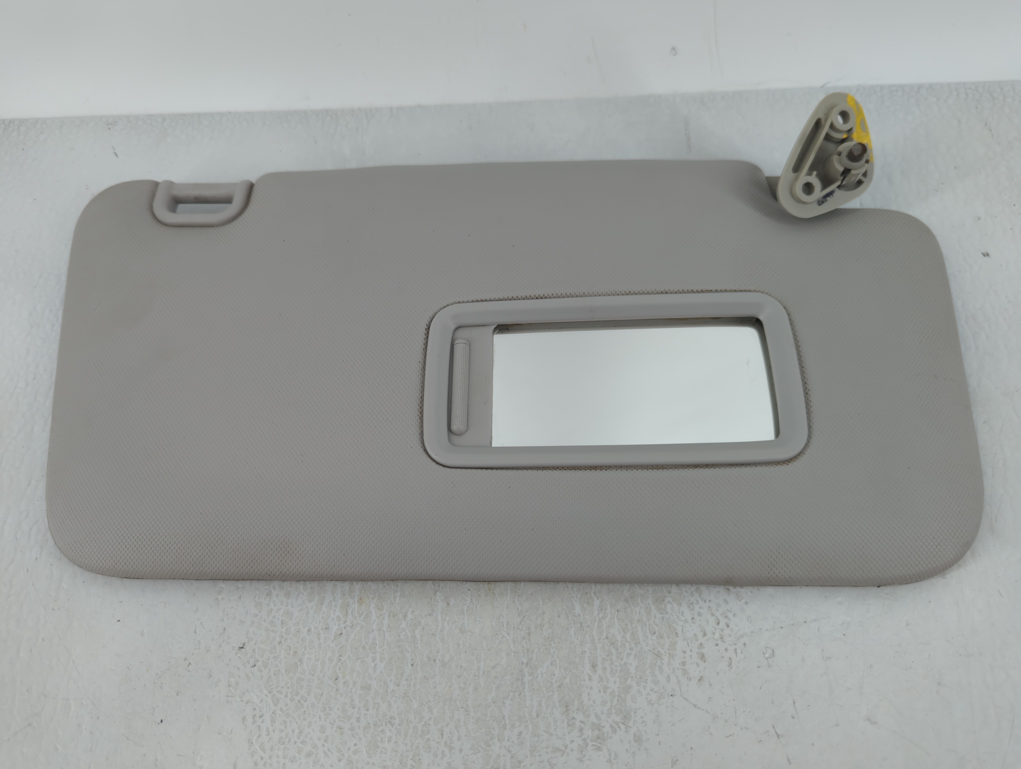 2011 Subaru Forester Passenger Sun Visor Mirror Right Sunvisor Pale Grey 624701 - Oemusedautoparts1.com