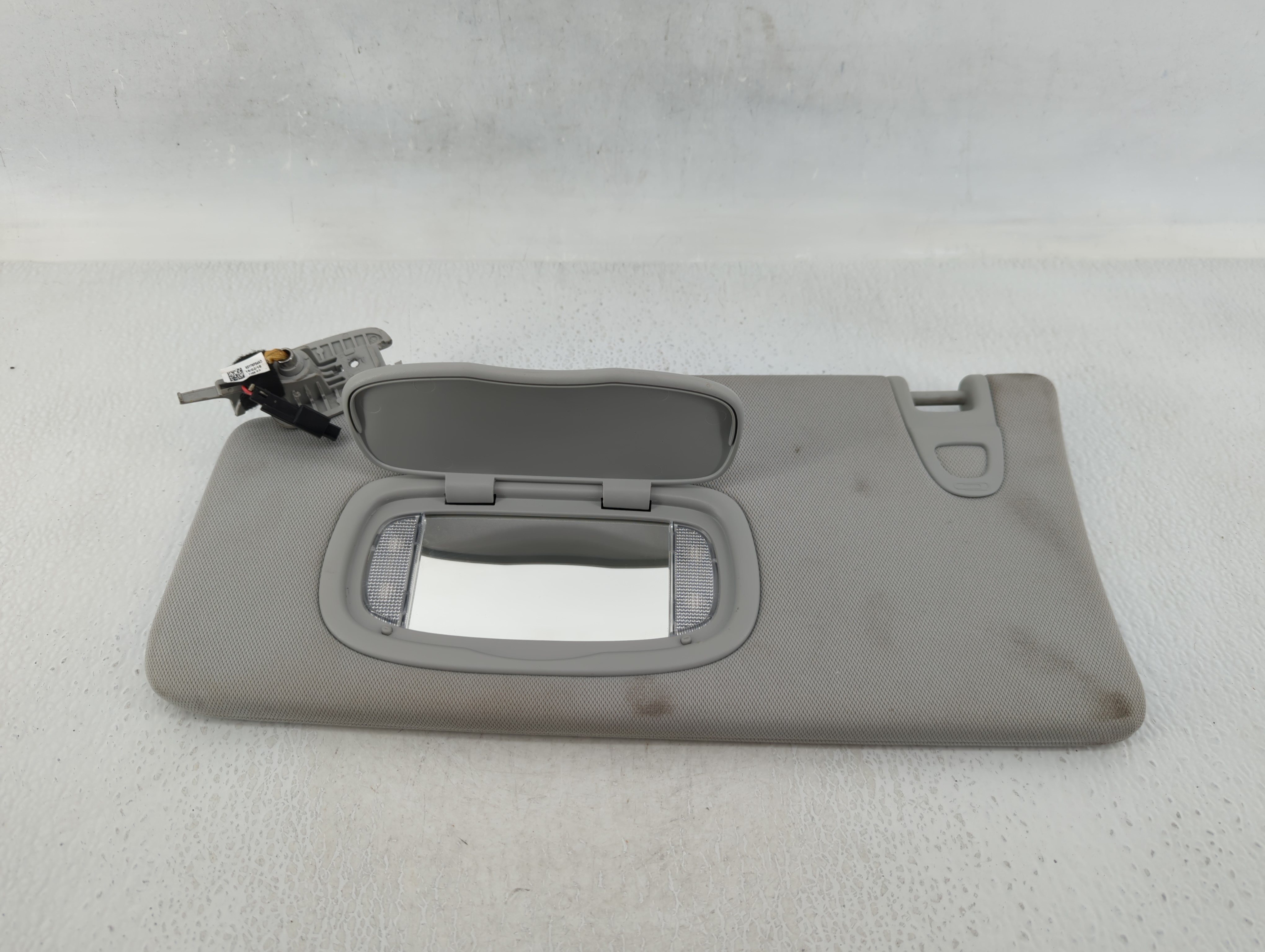 2019 Jeep Compass Driver Sun Visor Mirror Left Sunvisor Grey 624716 - Oemusedautoparts1.com