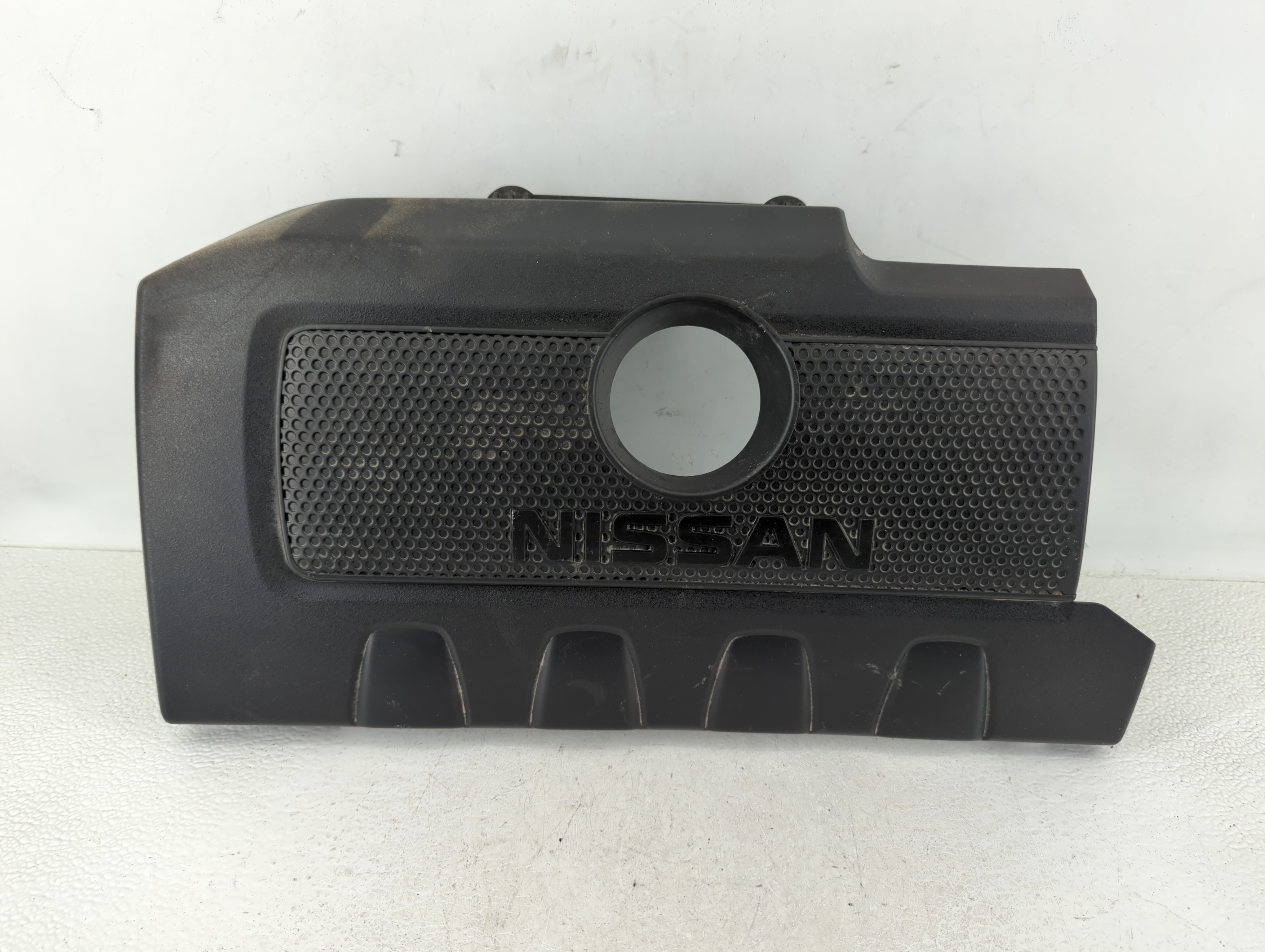 Picture of 2016 Nissan Sentra Engine Cover 625048