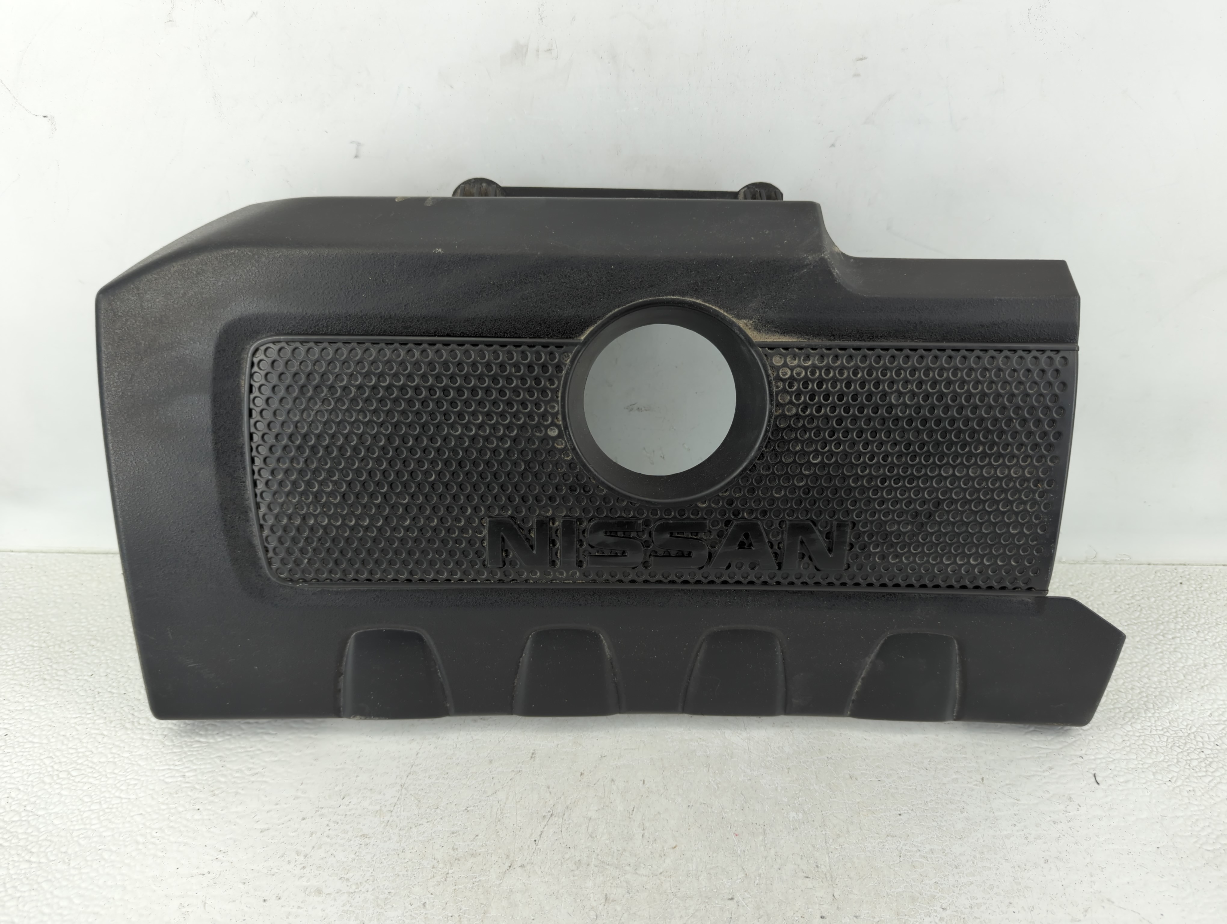 Picture of 2016 Nissan Sentra Engine Cover 625050