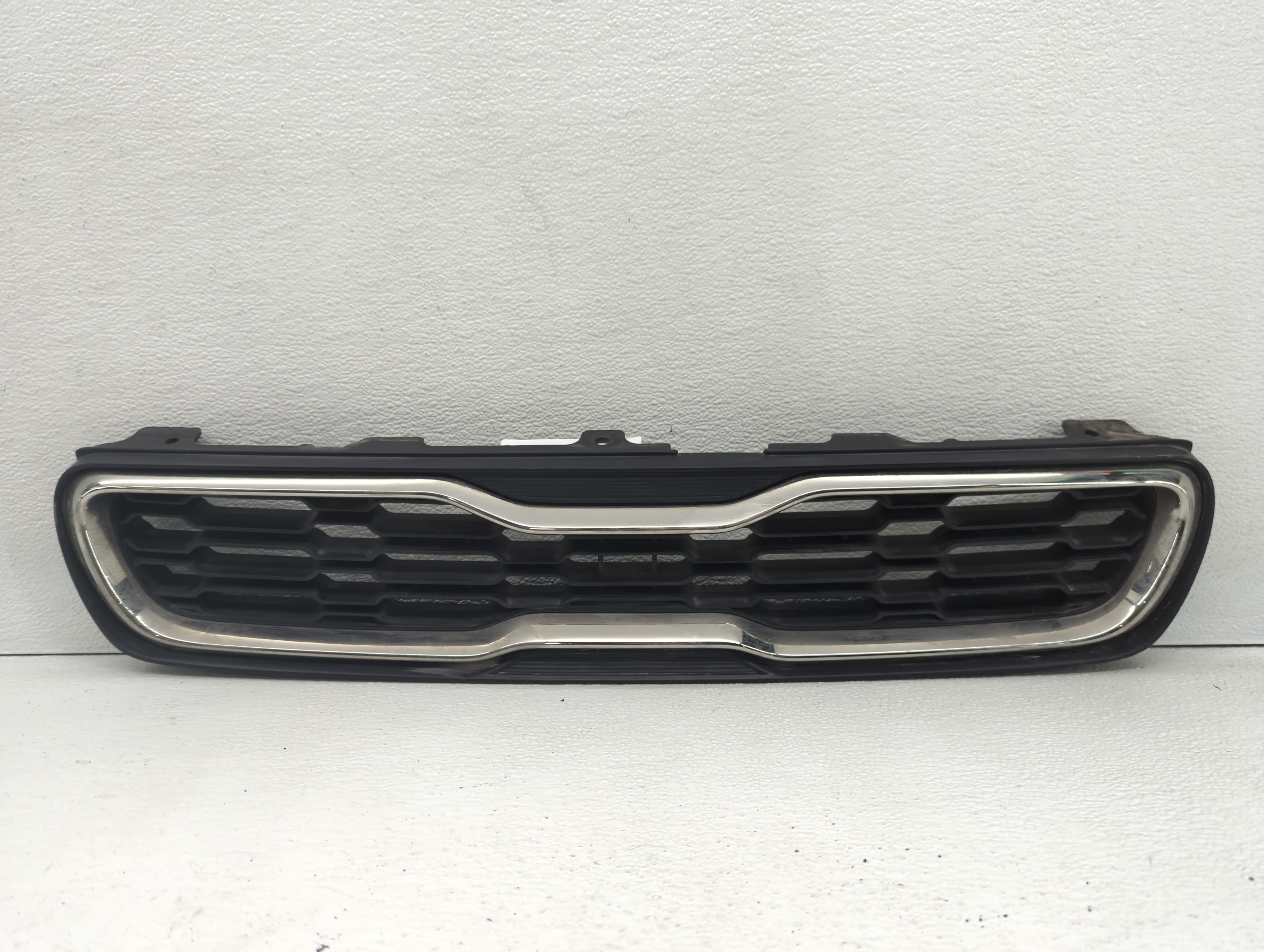 2013-2013 Kia Soul Front Bumper Grille Cover 625195 - Oemusedautoparts1.com