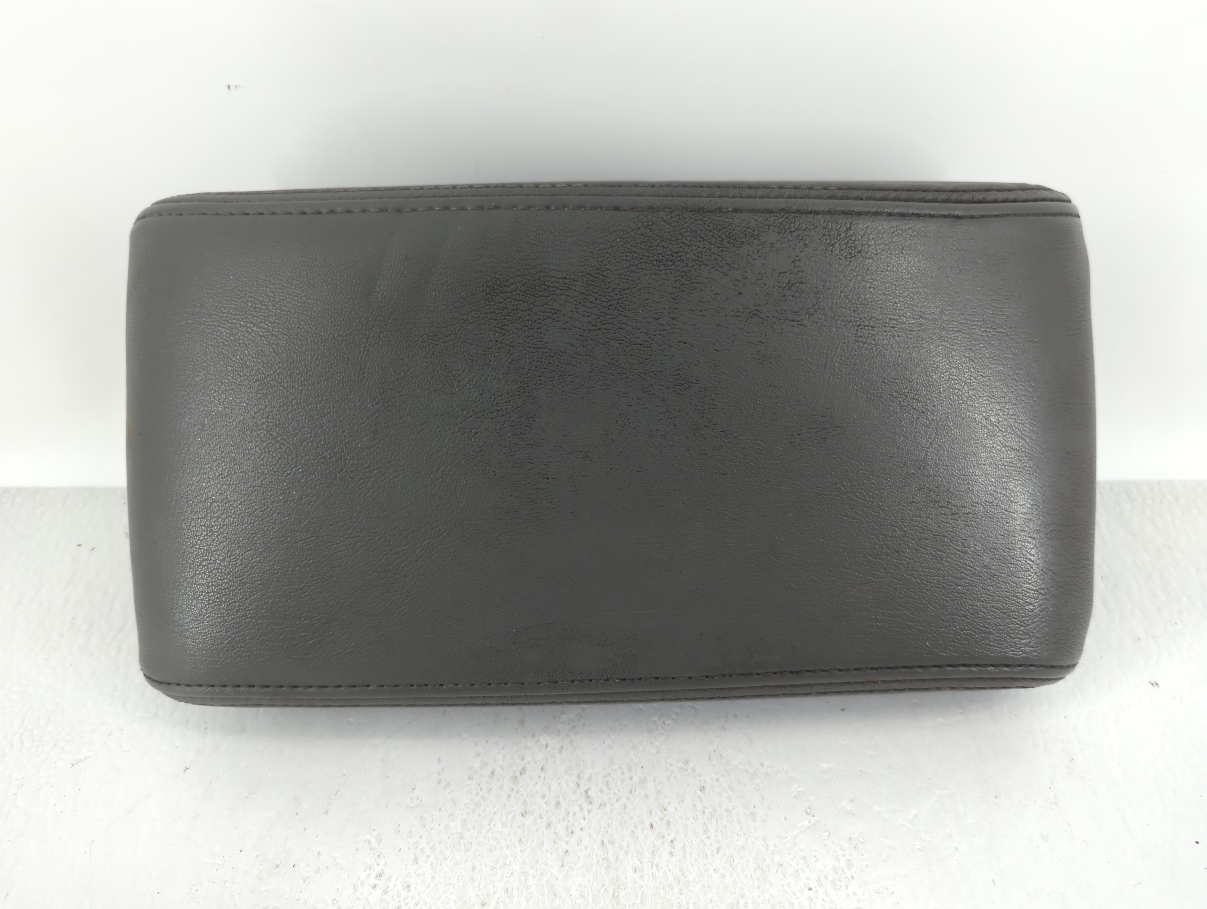 2009 Chevrolet Malibu Center Console Armrest Cover Lid Dark Grey 625531 - Oemusedautoparts1.com