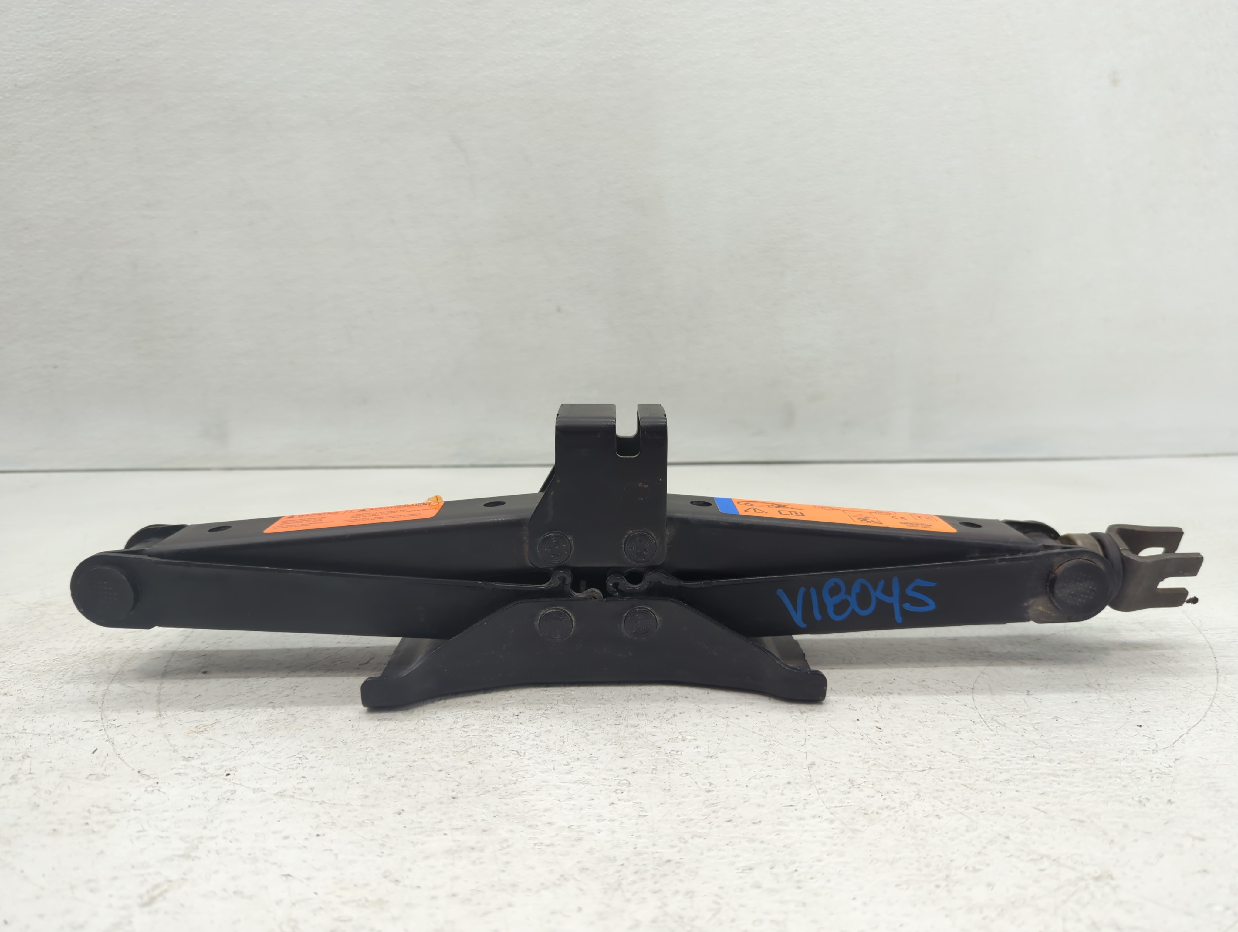 Picture of 2017 Infiniti Qx60 Spare Scissor Car Jack 626346