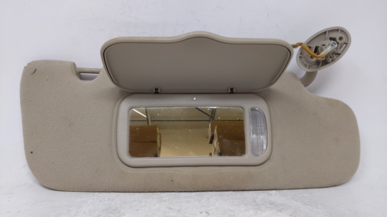 2002-2004 Jeep Liberty Passenger Right Sun Visor Sunvisor Beige 62701 - Oemusedautoparts1.com