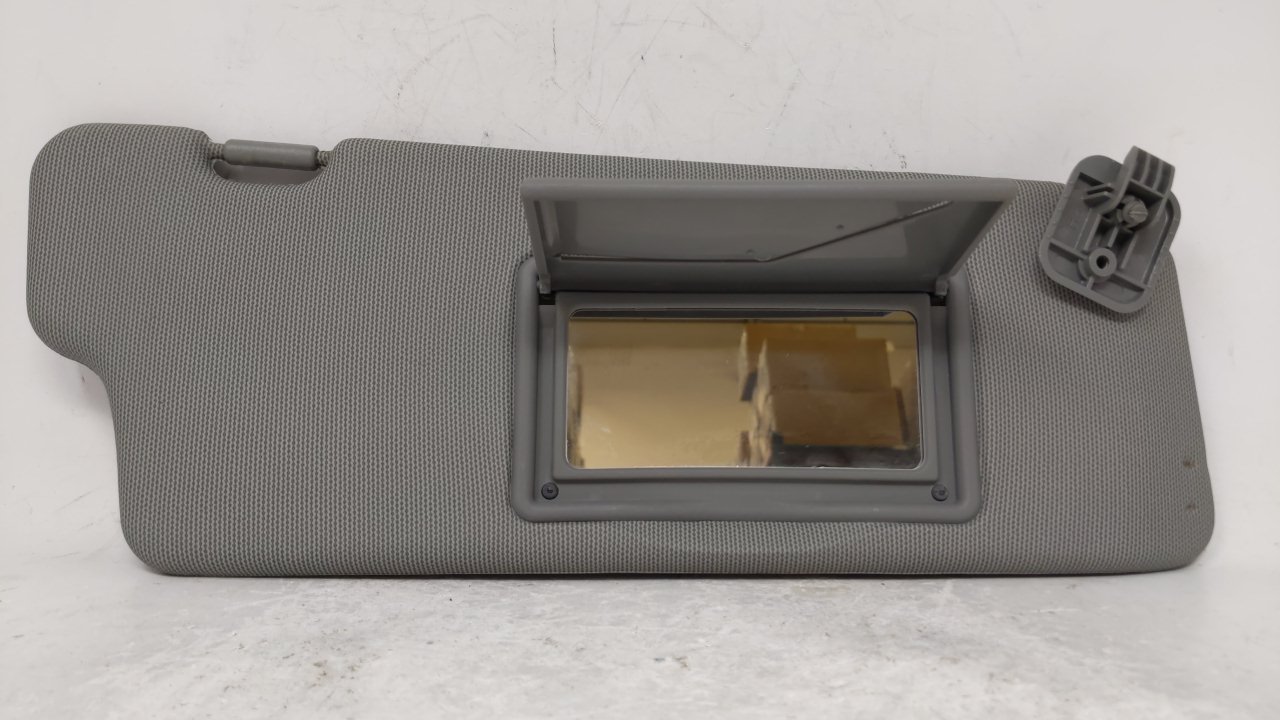 Picture of 2004 Suzuki Reno Passenger Sun Visor Mirror Right Sunvisor Gray 62766