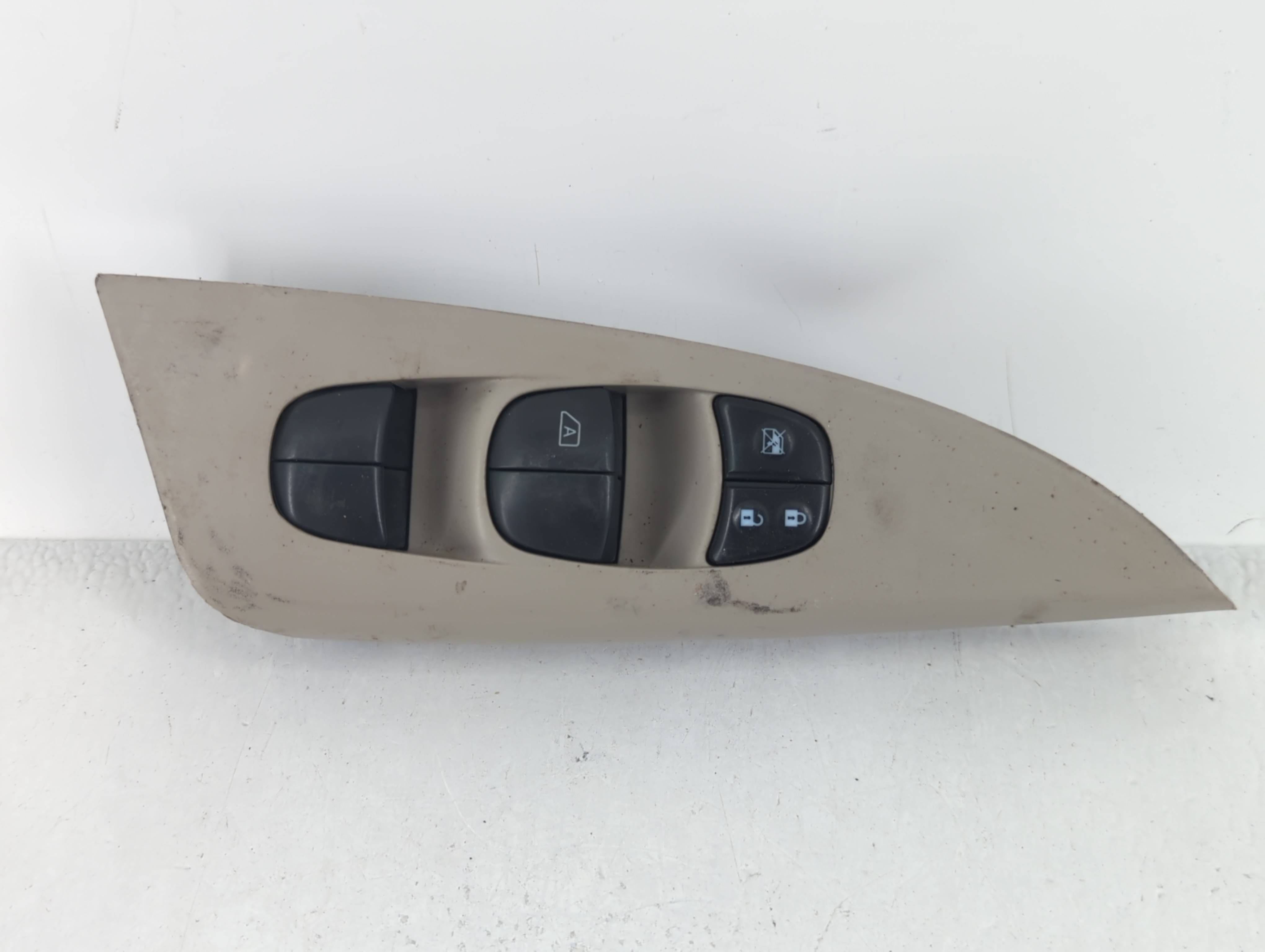 Picture of 2013-2019 Nissan Sentra Driver Left Door Master Power Window Switch 627752