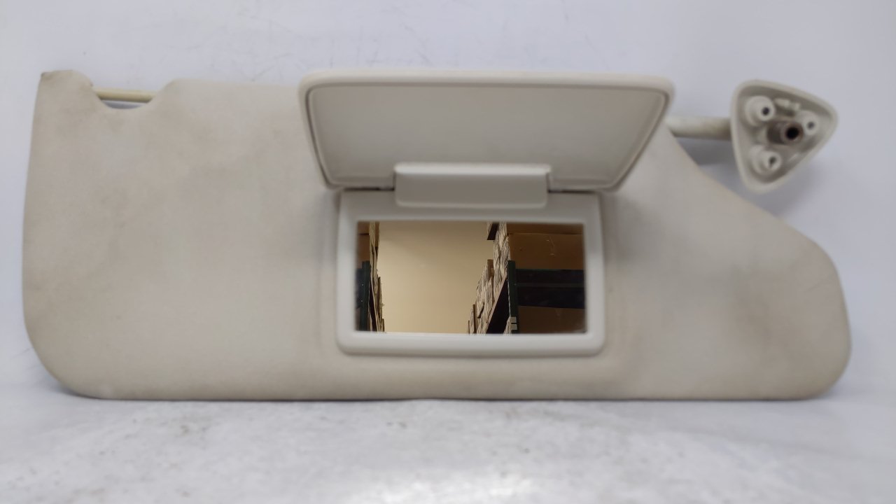 2005 Chrysler 300 Passenger Sun Visor Mirror Right Sunvisor Beige 62863 - Oemusedautoparts1.com