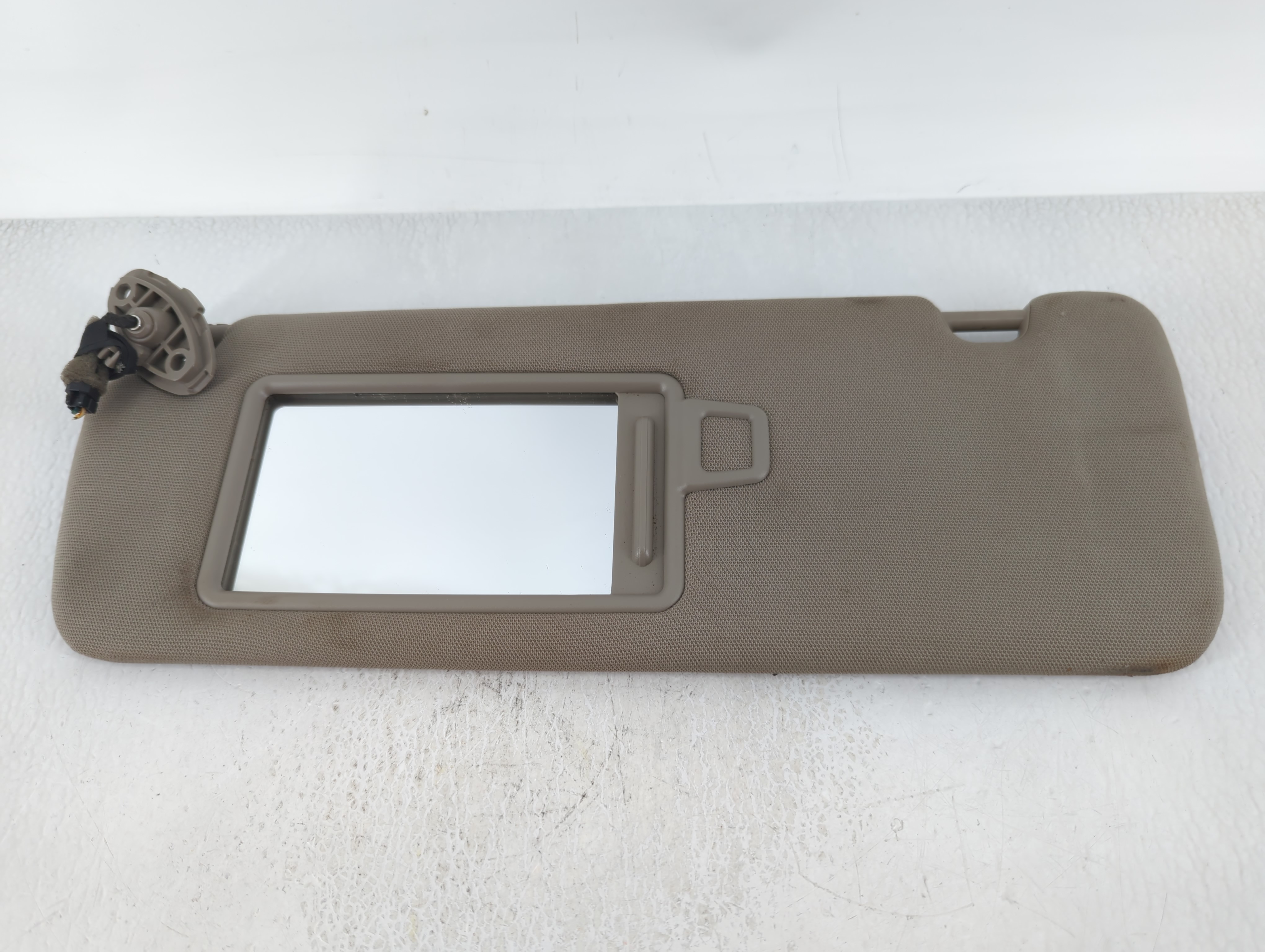 2016-2020 Kia Sorento Driver Sun Visor Mirror Left Sunvisor Dark Grey 628795 - Oemusedautoparts1.com