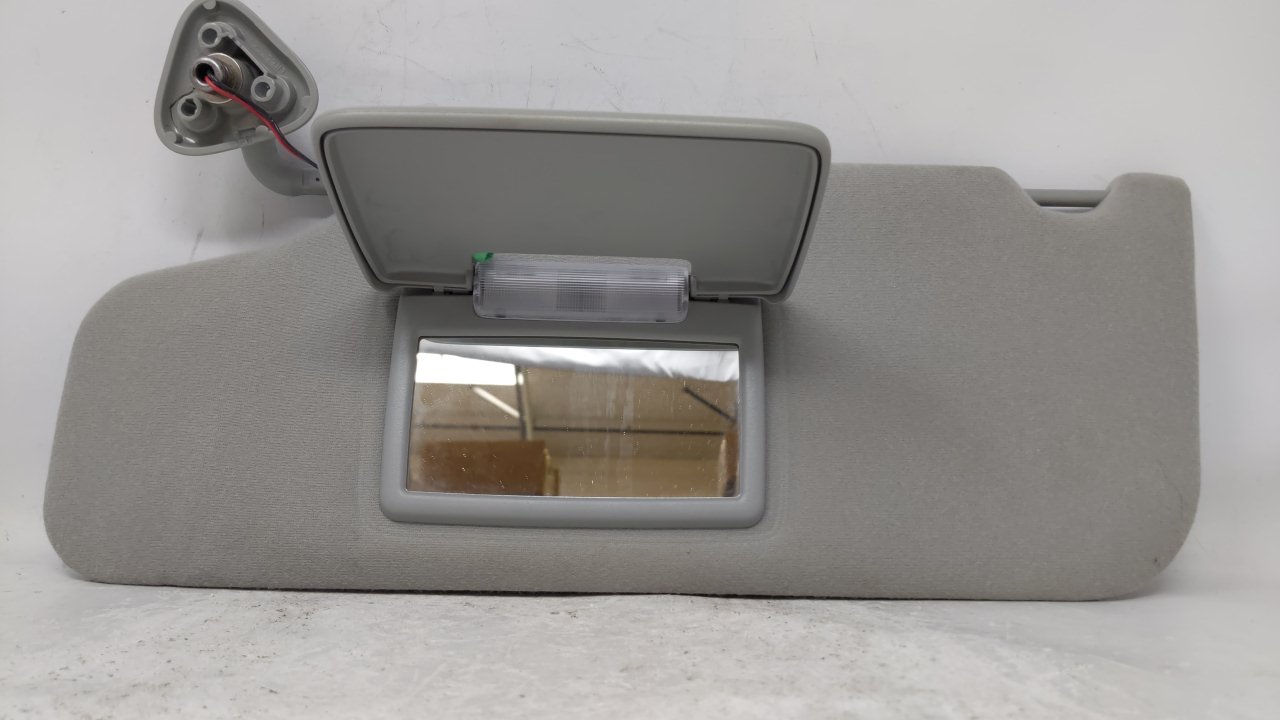 2005 Ford Freestyle Driver Sun Visor Mirror Left Sunvisor Gray 62898 - Oemusedautoparts1.com