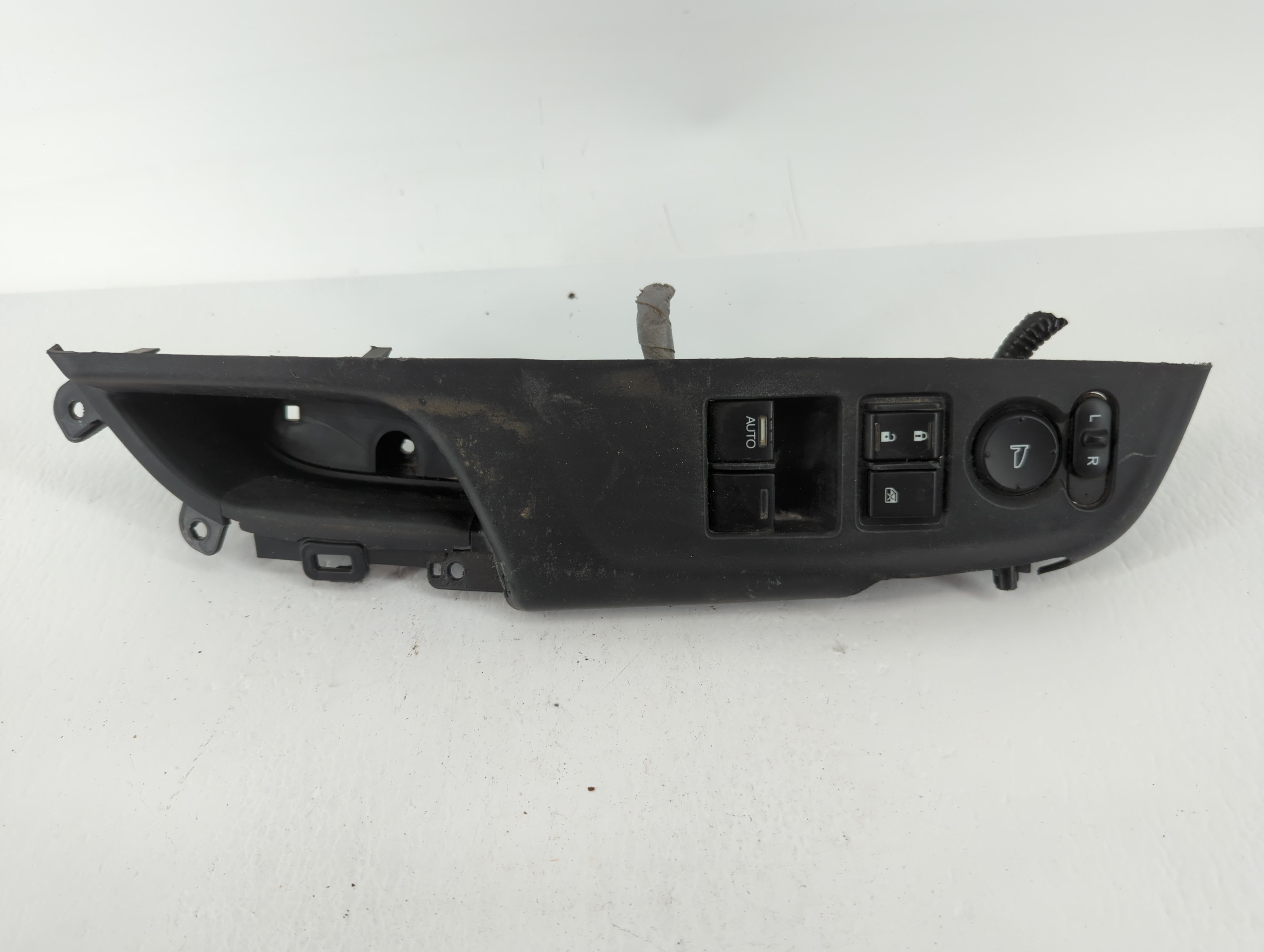 2008-2012 Honda Accord Driver Left Door Master Power Window Switch 630733 - Oemusedautoparts1.com