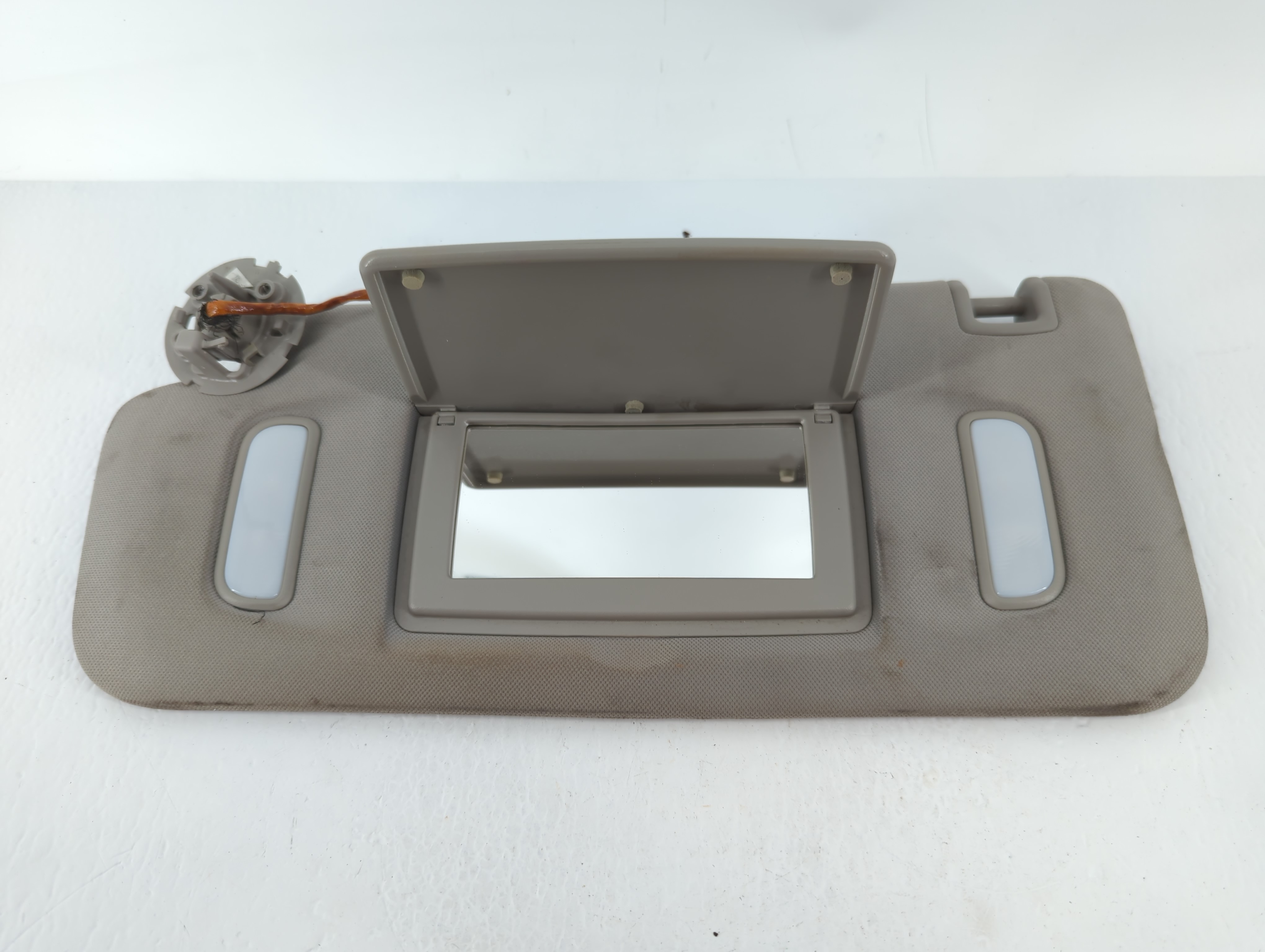Chevrolet Traverse Driver Sun Visor Mirror Left Sunvisor Grey 631518 - Oemusedautoparts1.com