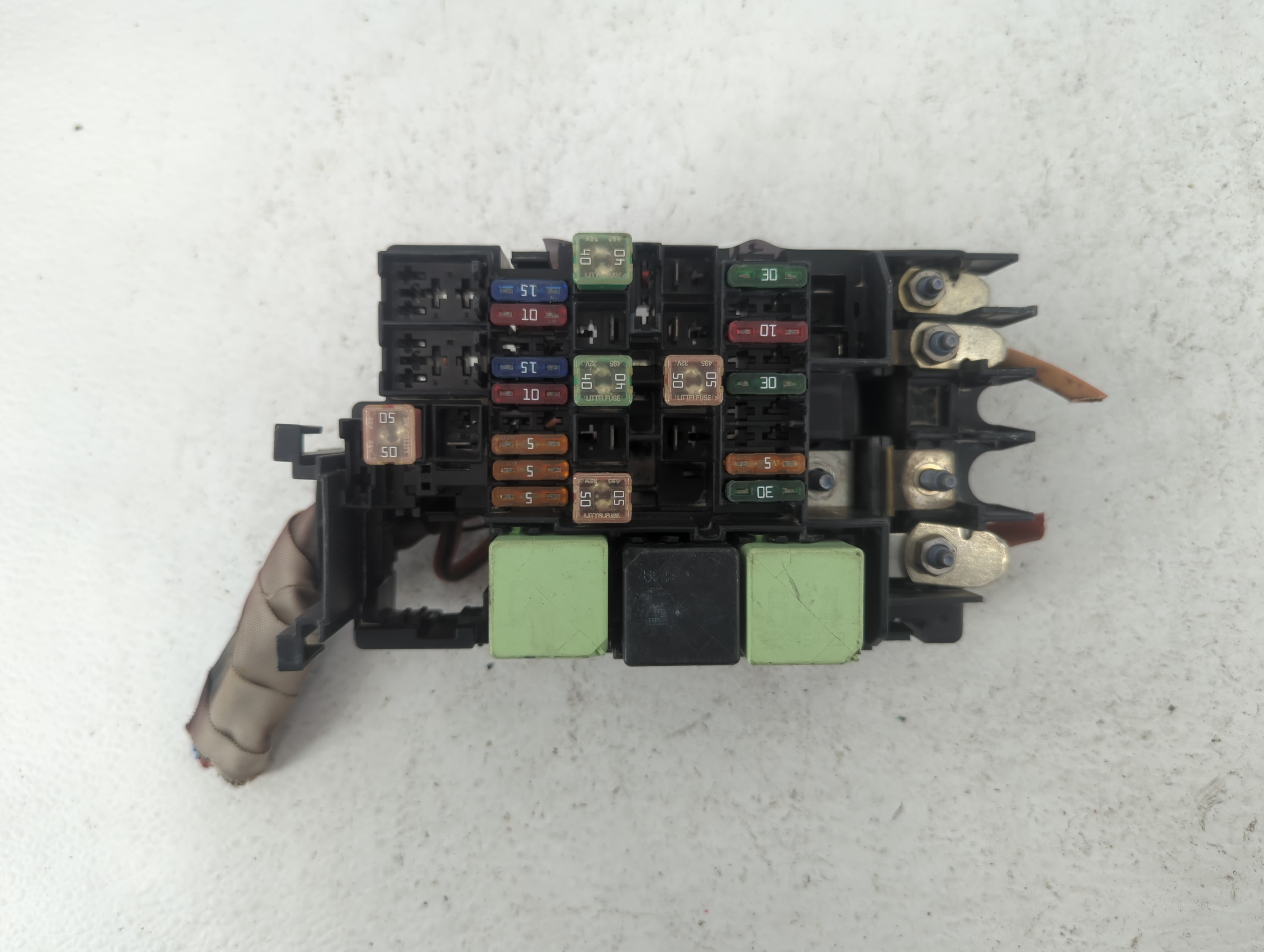 Picture of 2012-2020 Volkswagen Passat Fusebox Fuse Box Relay Module 633041