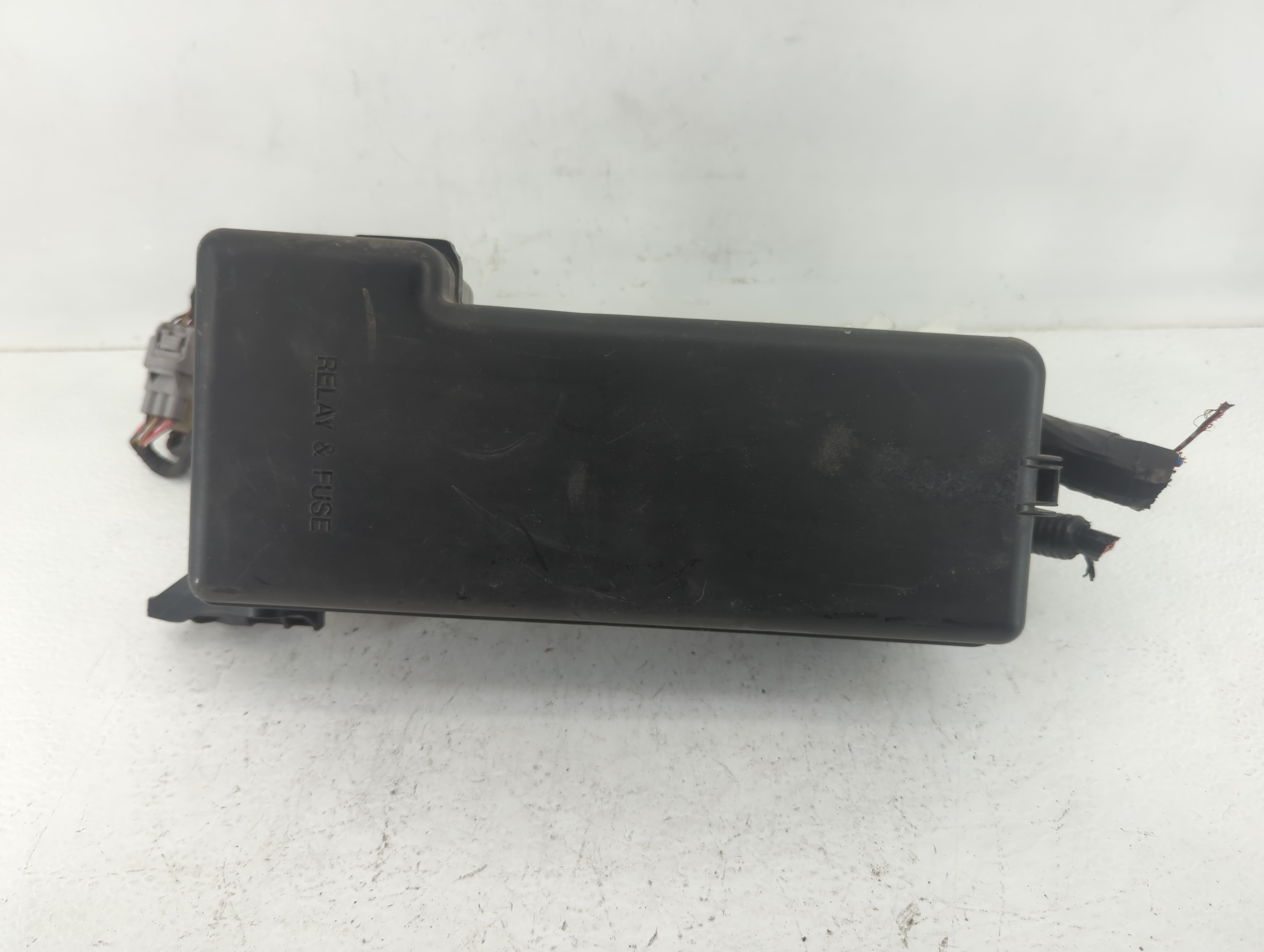 Picture of 2004-2007 Toyota Highlander Fusebox Fuse Box Relay Module 633158