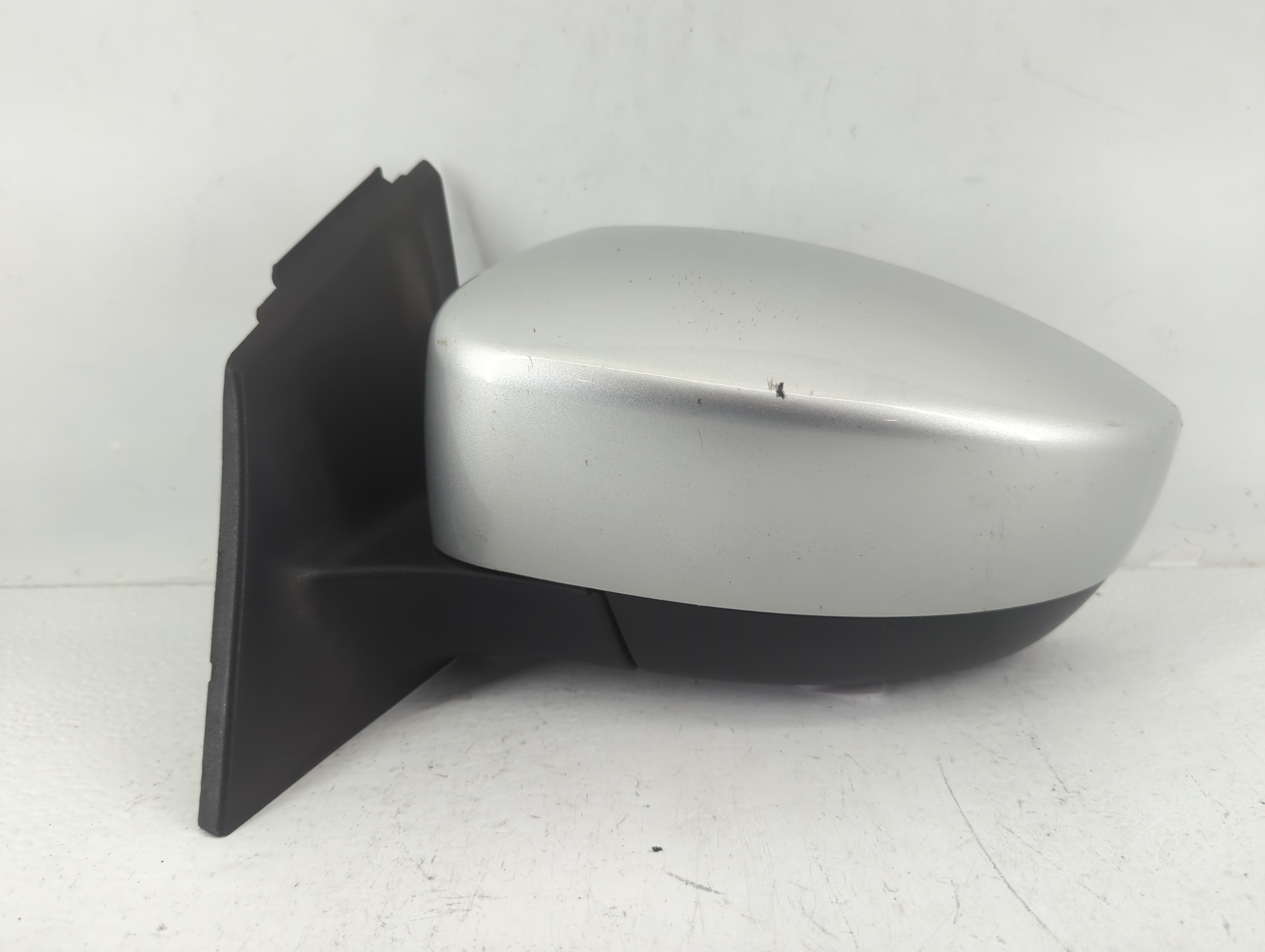 2018 Ford Focus Driver Left Side View Power Door Mirror Silver 633629 - Oemusedautoparts1.com