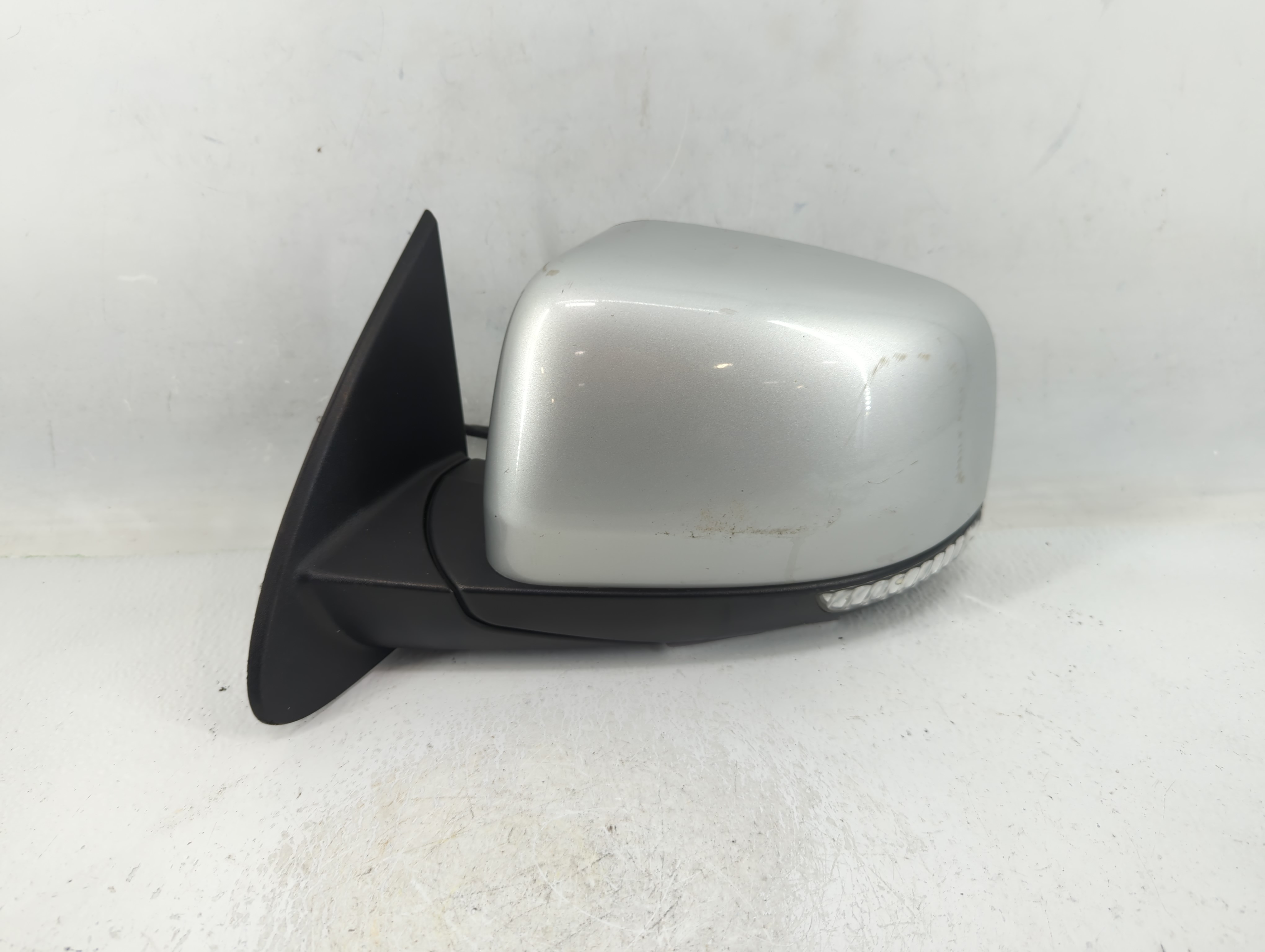 2011 Dodge Durango Driver Left Side View Power Door Mirror Silver 633958 - Oemusedautoparts1.com