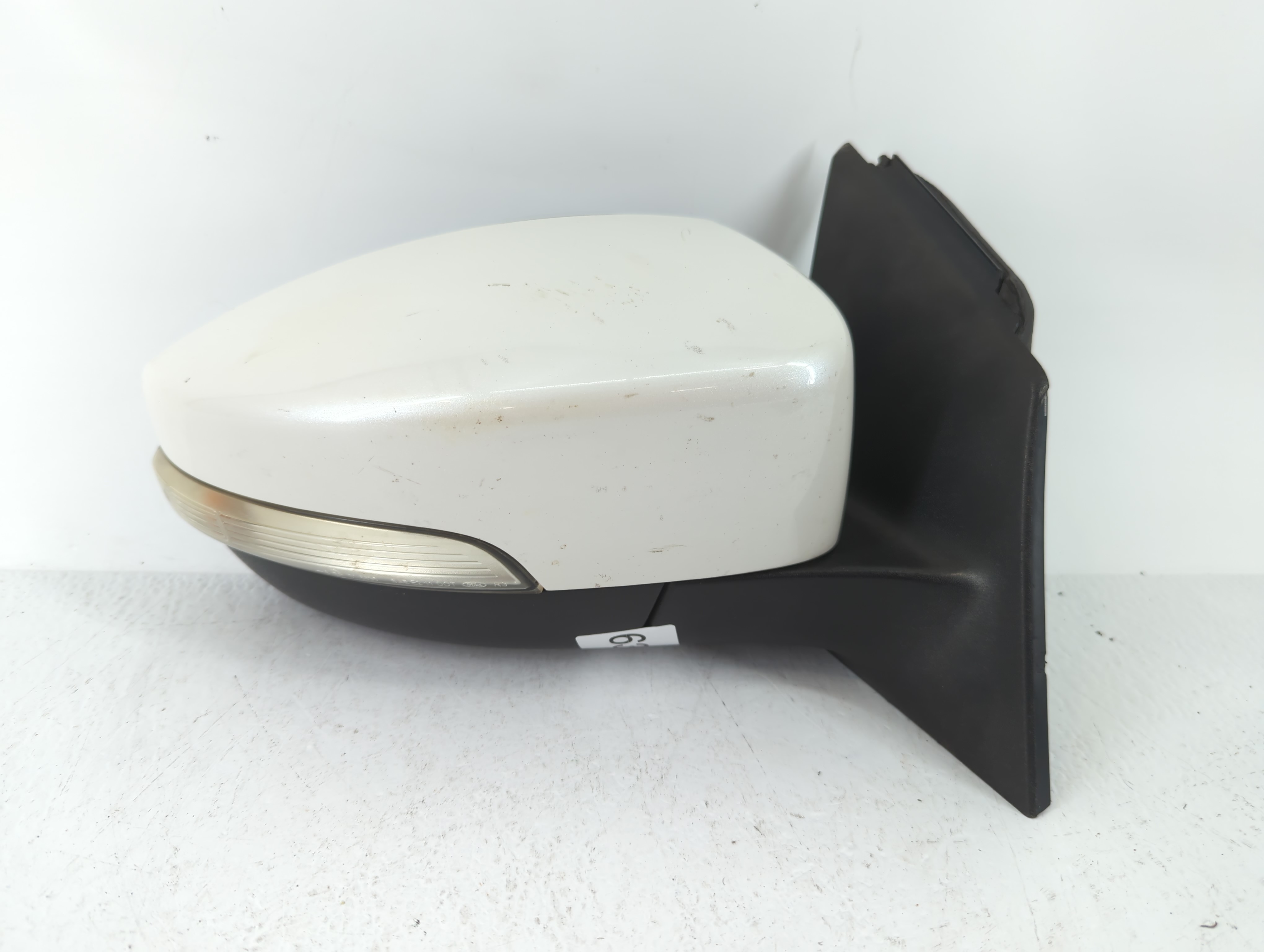 2015-2018 Ford Focus Driver Left Side View Power Door Mirror White 634231 - Oemusedautoparts1.com