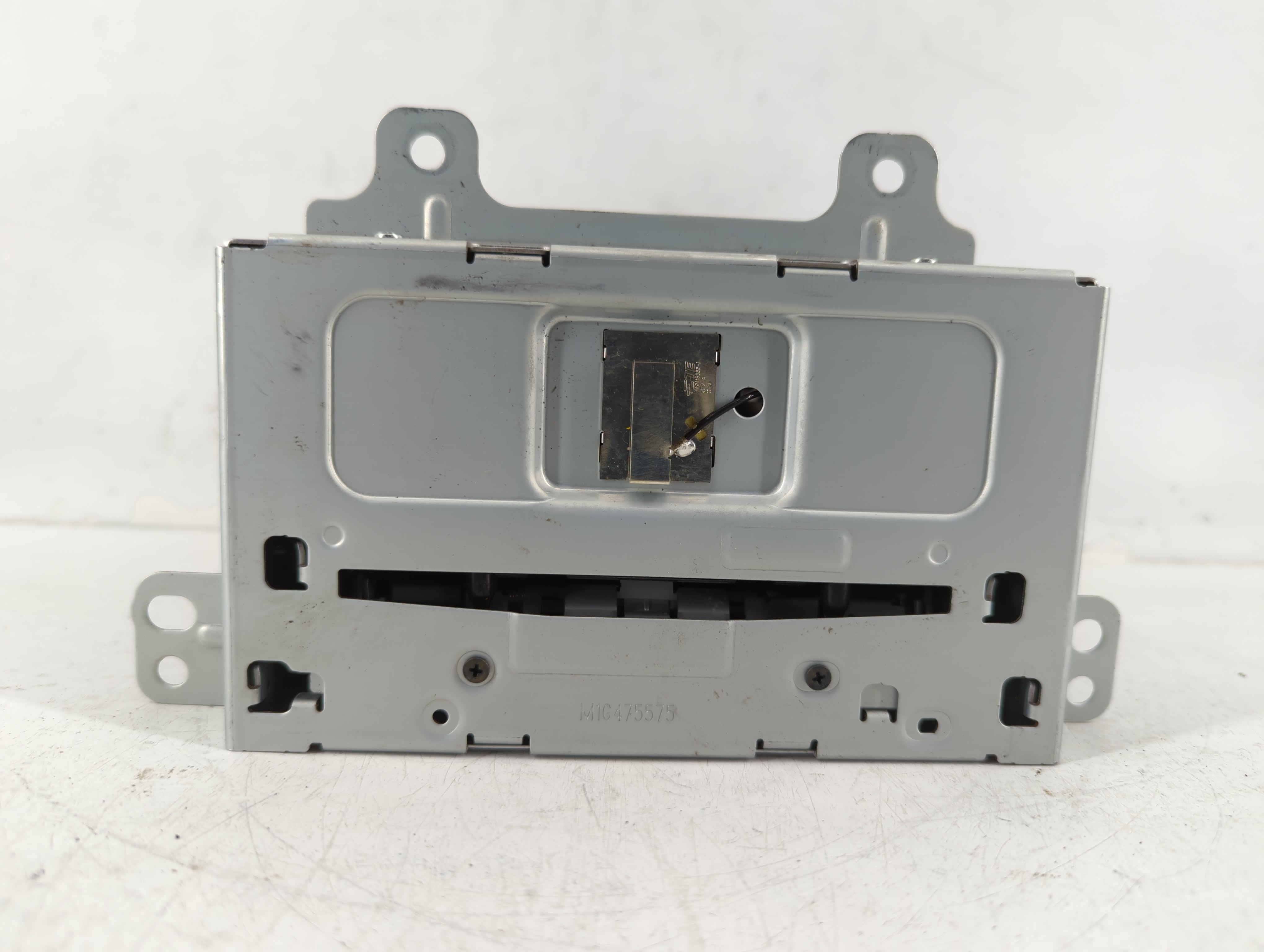 2012-2012 Buick Verano Am Fm Cd Player Radio Receiver 634269 - Oemusedautoparts1.com