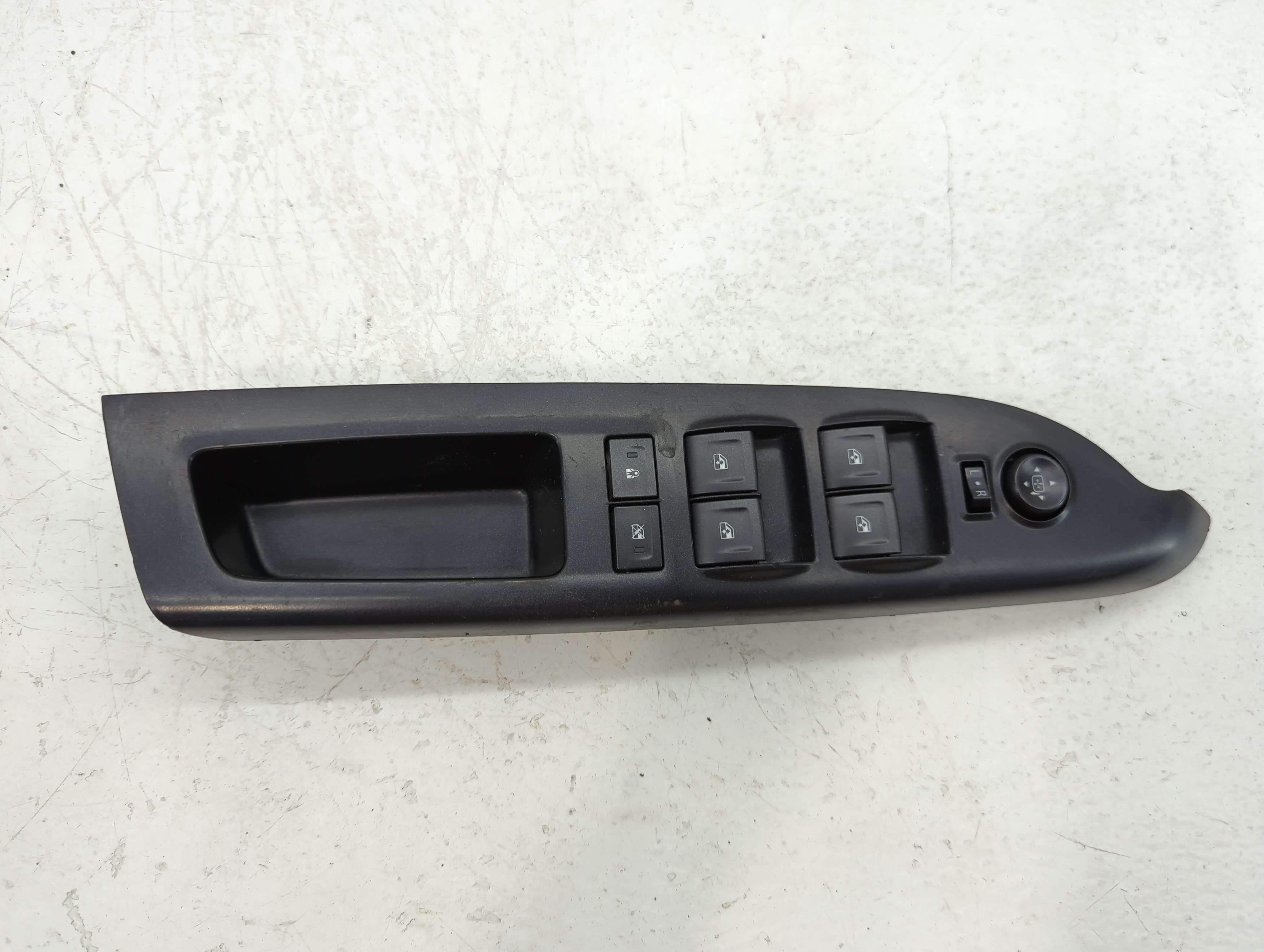 2014 Chevrolet Silverado 1500 Driver Left Door Master Power Window Switch 635179 - Oemusedautoparts1.com