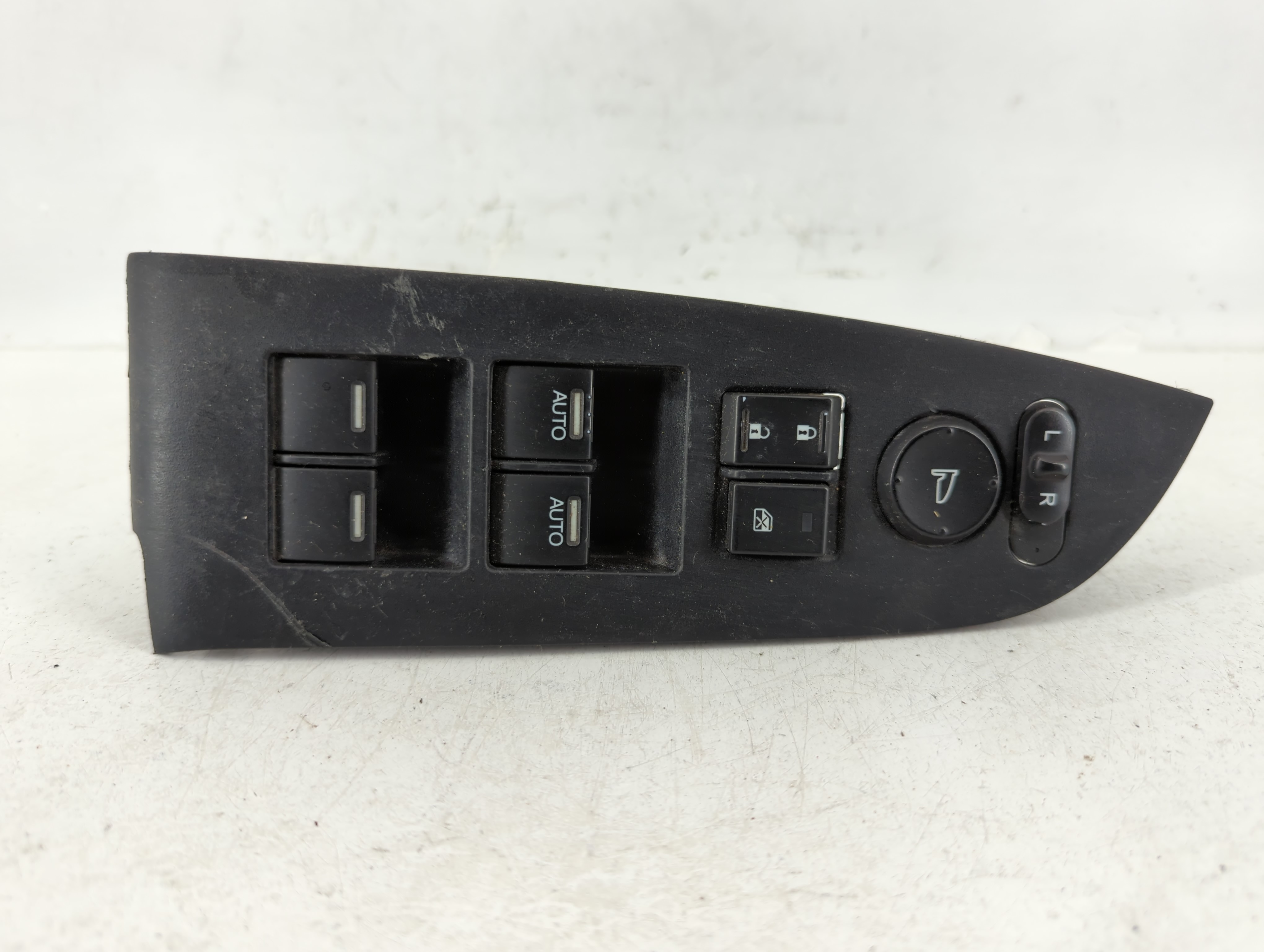 Picture of 2014-2017 Honda Odyssey Driver Left Door Master Power Window Switch 635627