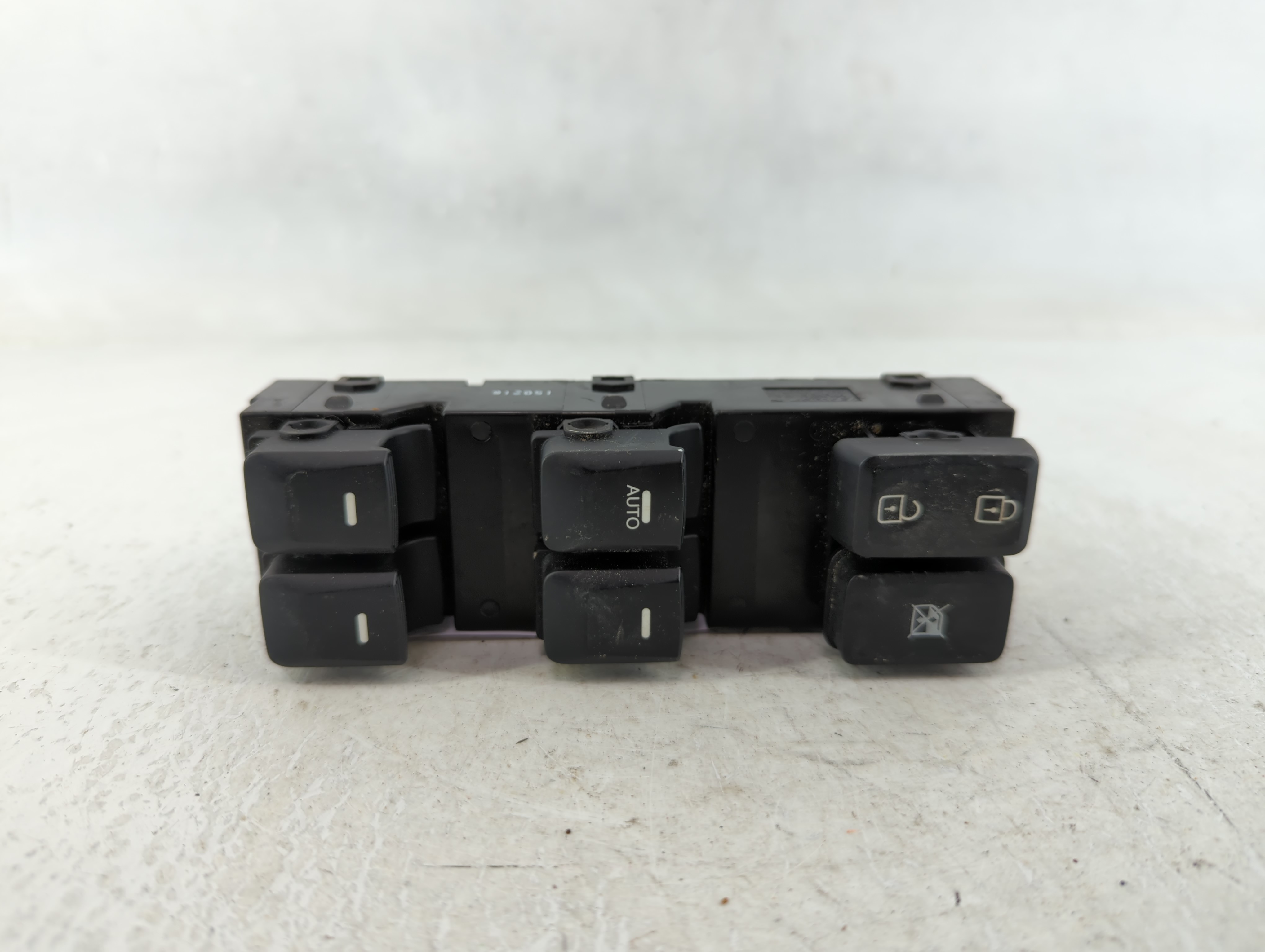 2011-2016 Kia Sportage Driver Left Door Master Power Window Switch 636420 - Oemusedautoparts1.com
