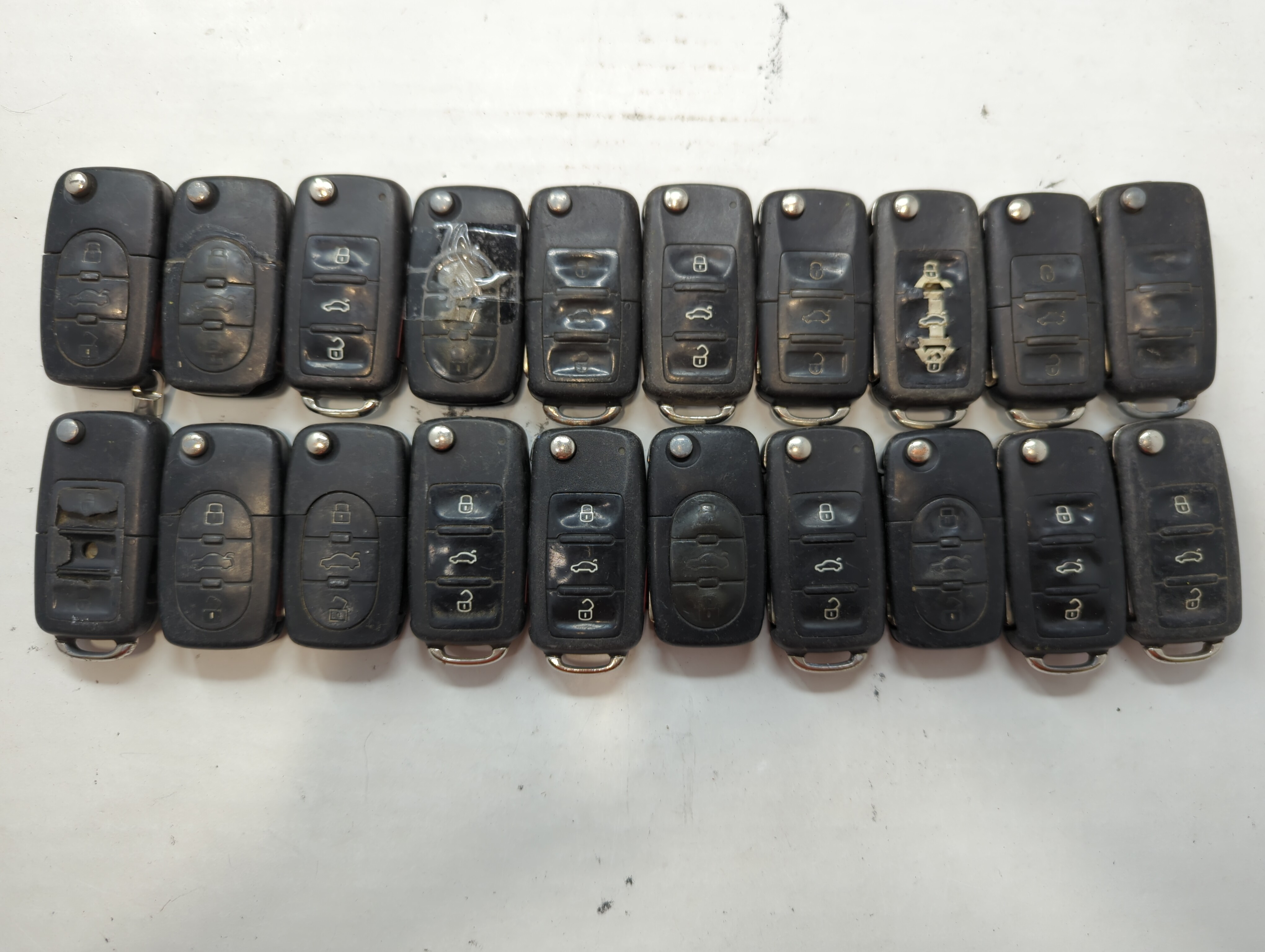 Lot of 20 Volkswagen Keyless Entry Remote Fob NBG735868T | NBG92596263 | 636441 - Oemusedautoparts1.com