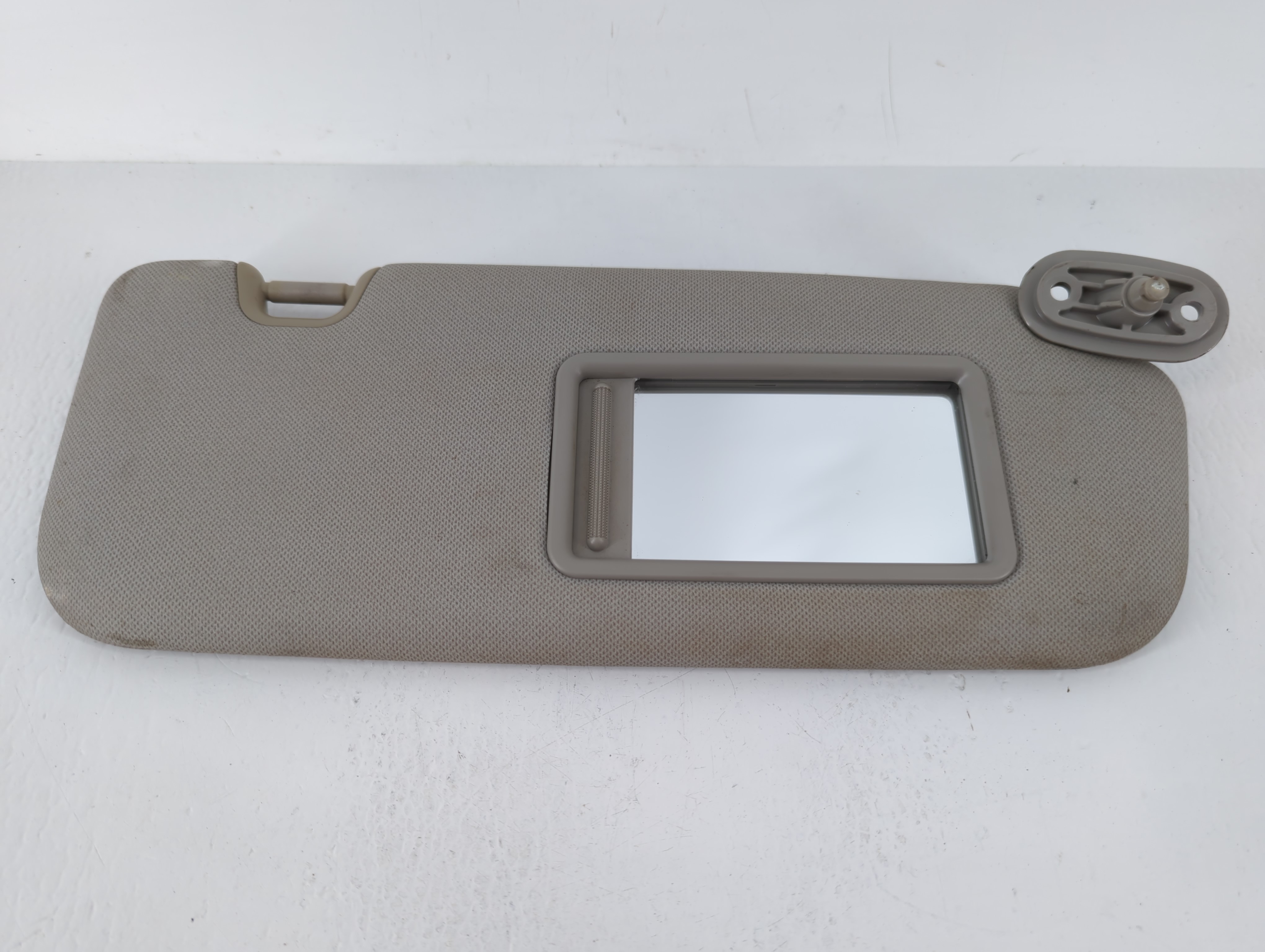 Picture of 2014-2016 Kia Forte Passenger Sun Visor Mirror Right Sunvisor Grey 636958