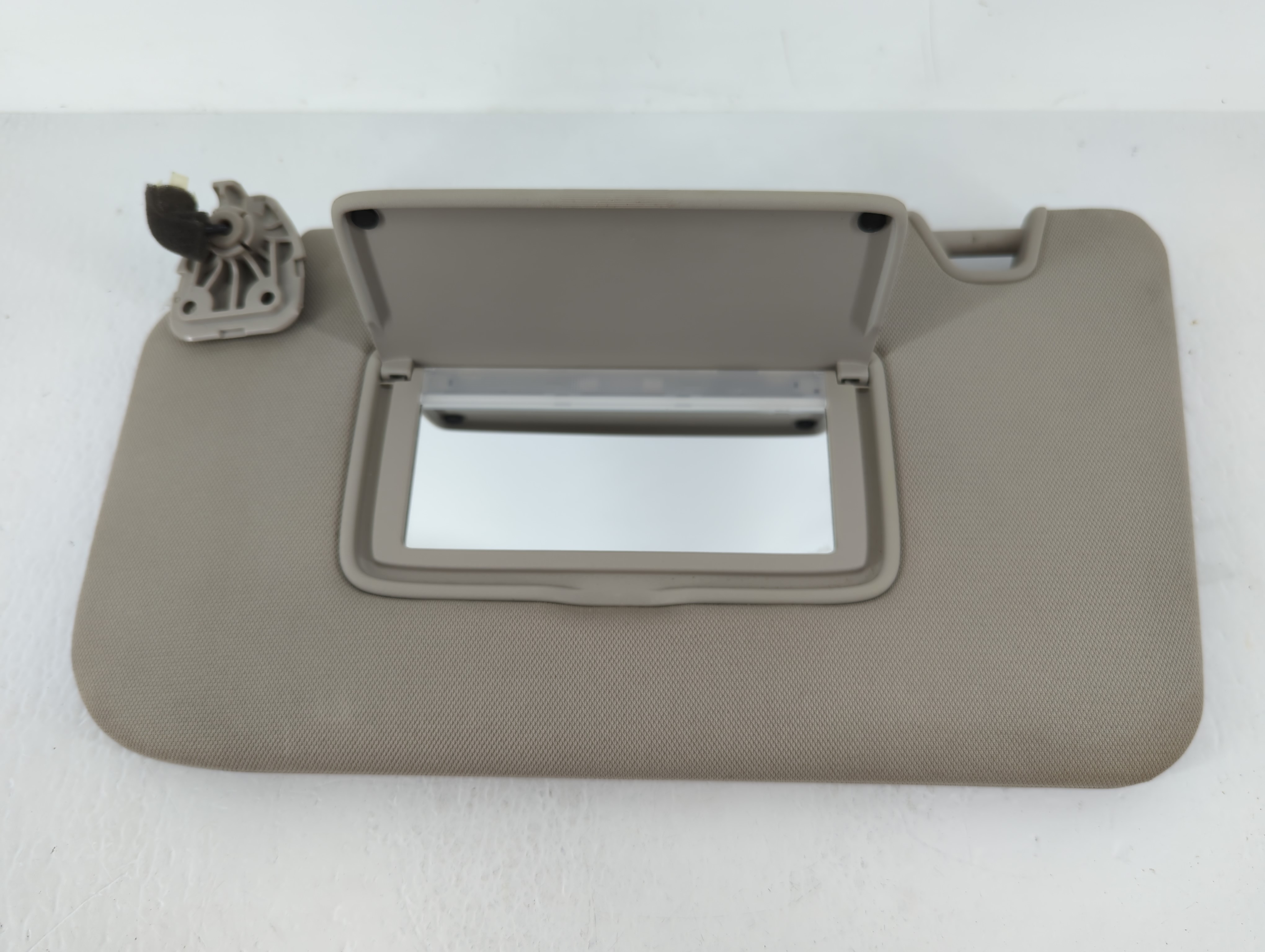Picture of 2018-2020 Nissan Rogue Driver Sun Visor Mirror Left Sunvisor Grey 637050
