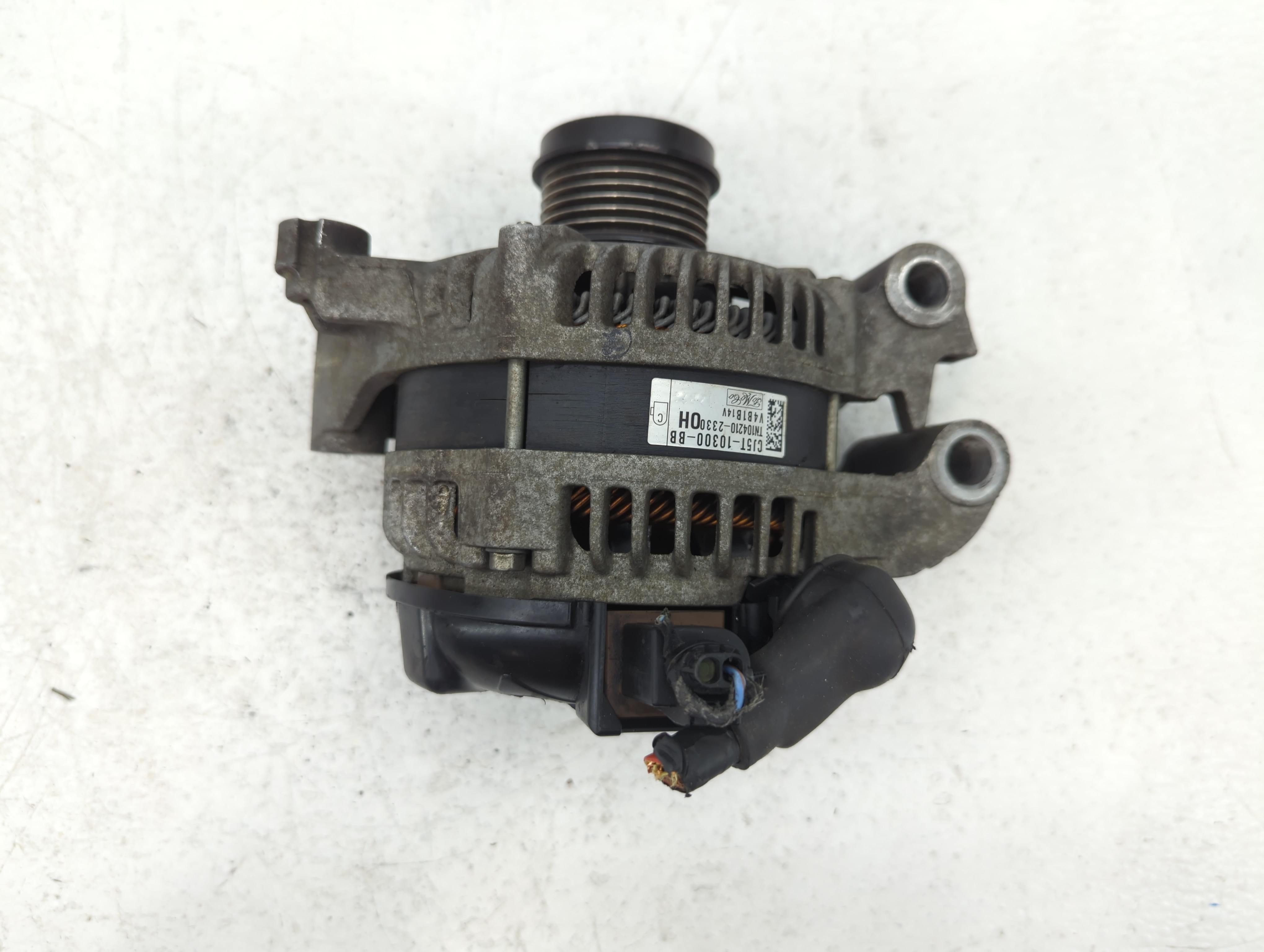 Picture of 2013-2019 Ford Escape Alternator Generator Charging Assembly Engine Oem 637558