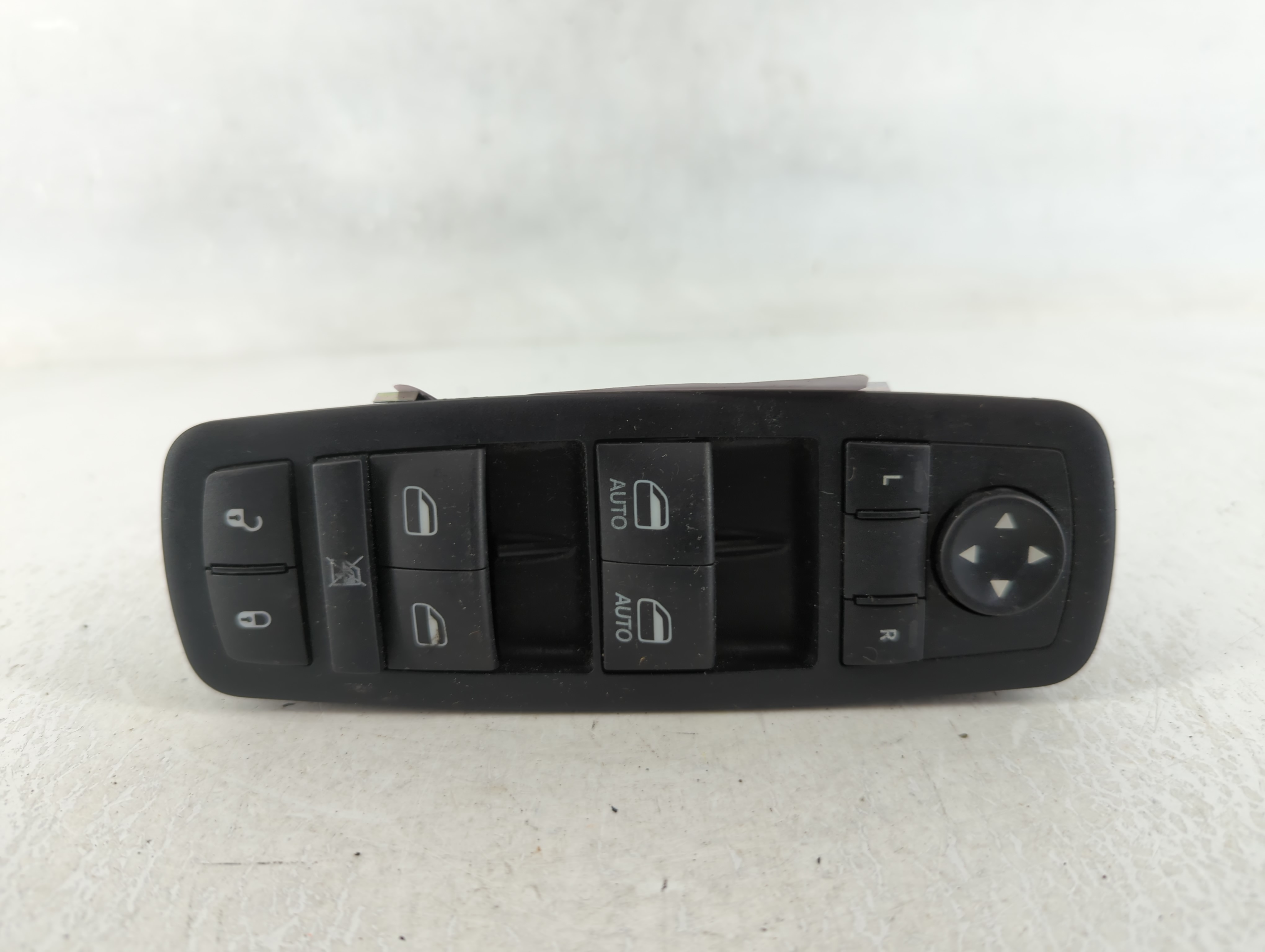 Lincoln Town Car Driver Left Door Master Power Window Switch 68298871aa 637958 - Oemusedautoparts1.com