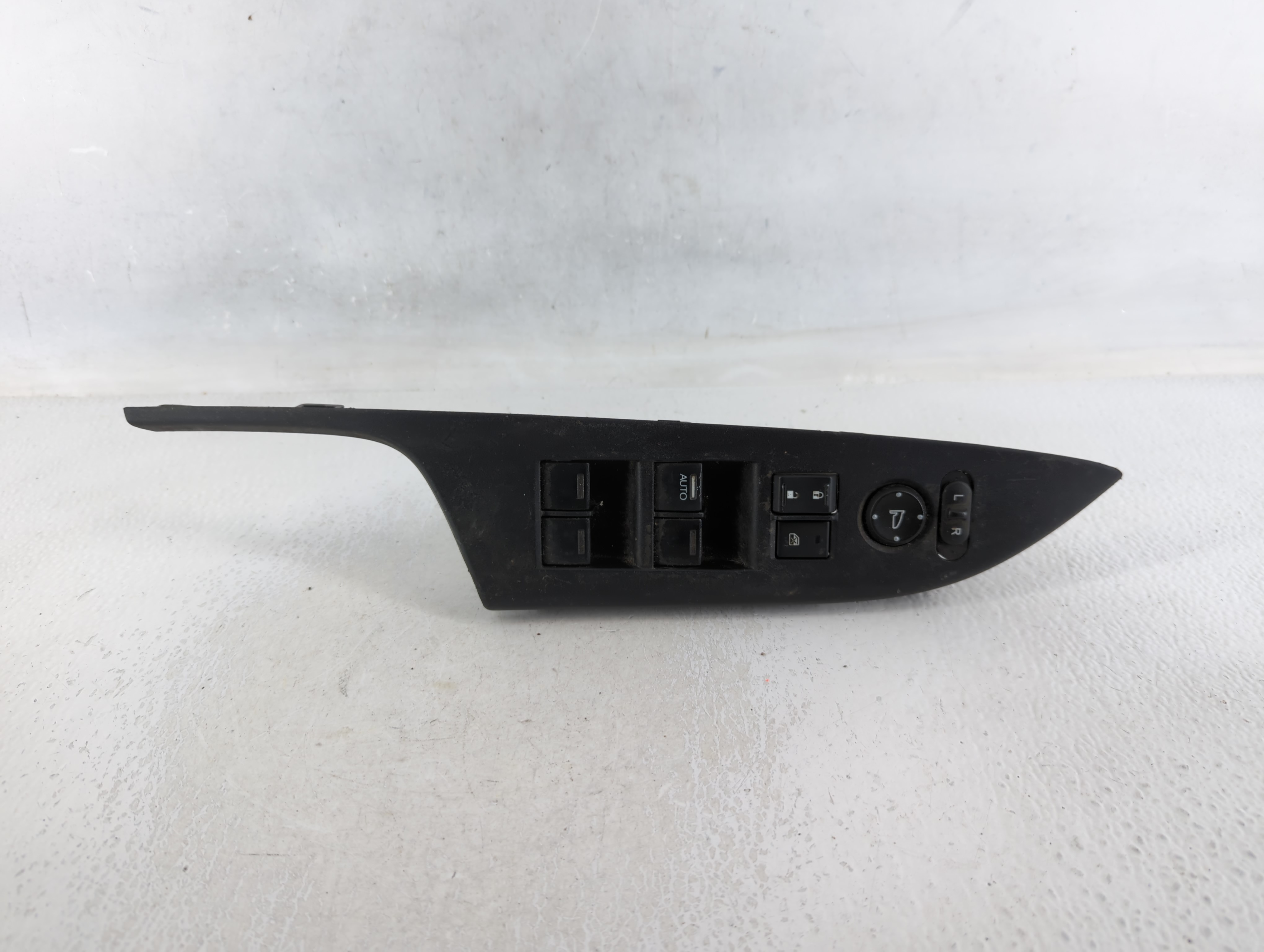 Picture of 2013-2017 Honda Accord Driver Left Door Master Power Window Switch 638448