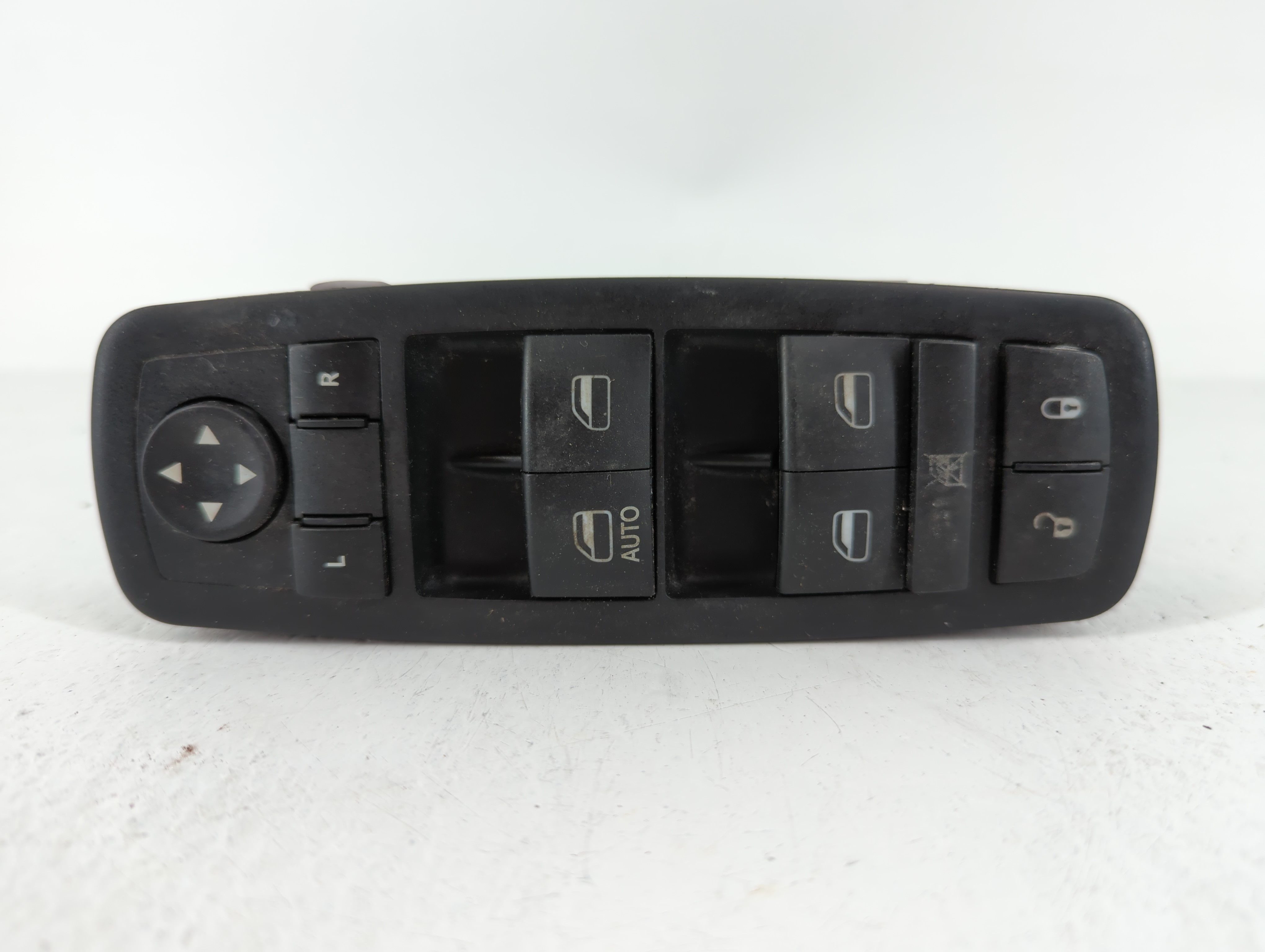 2016 Dodge Journey Driver Left Door Master Power Window Switch 68084001ad 638544 - Oemusedautoparts1.com