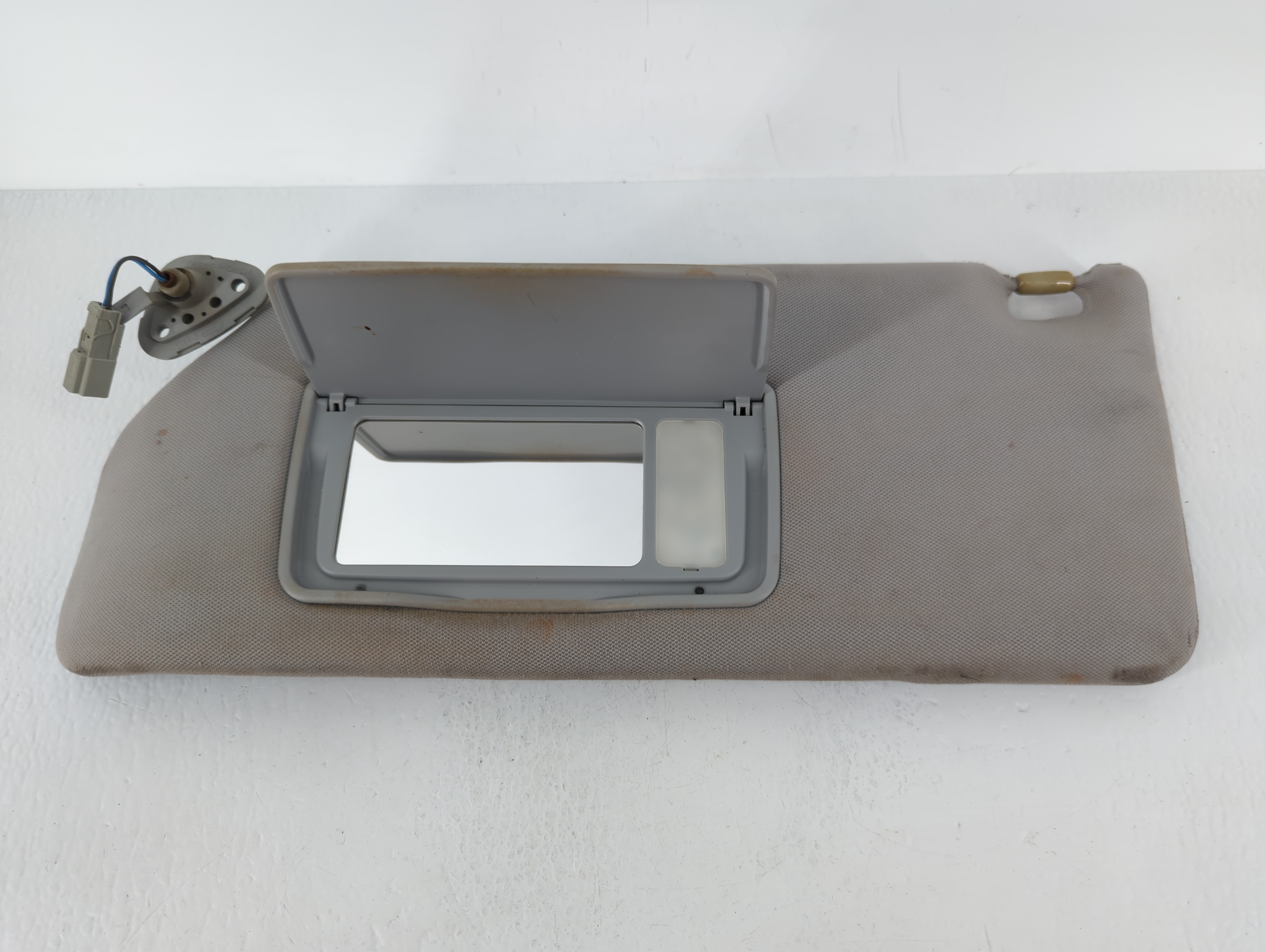 Picture of 2005-2005 Honda Odyssey Driver Sun Visor Mirror Left Sunvisor Grey 638696