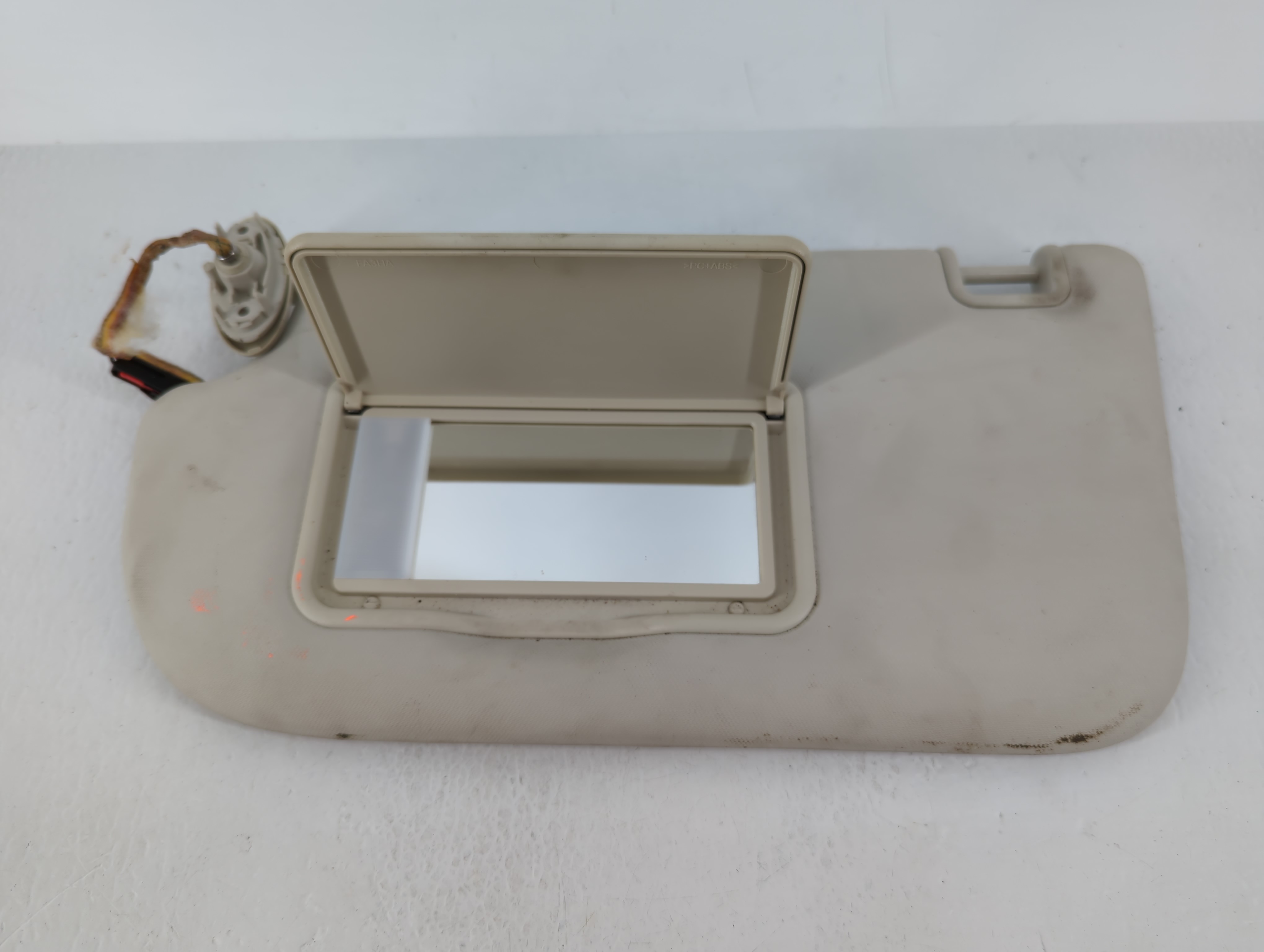 Picture of 2013-2018 Ford Focus Driver Sun Visor Mirror Left Sunvisor Light Grey 639000