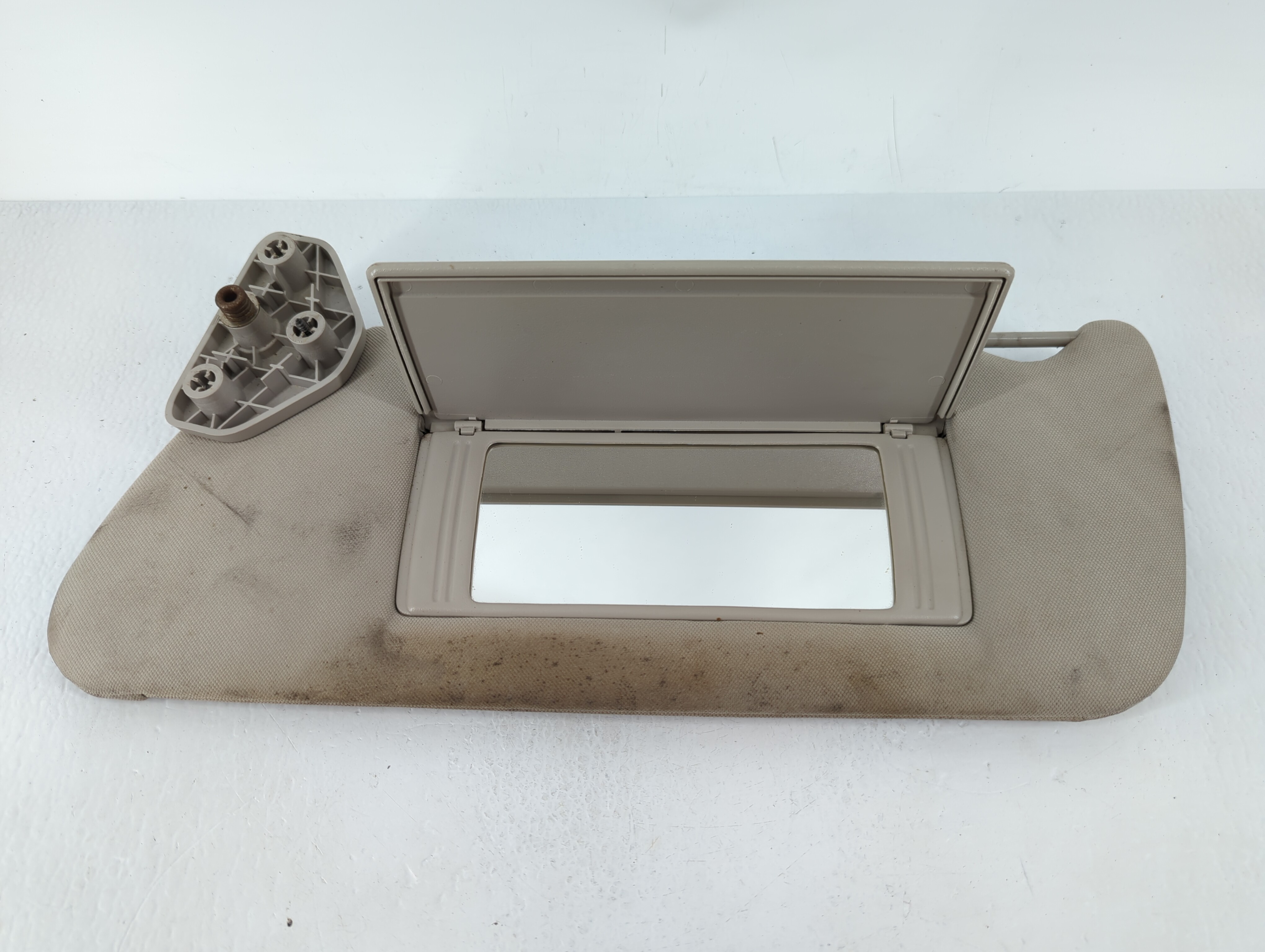 2008 Hummer H3 Driver Sun Visor Mirror Left Sunvisor Grey 639029 - Oemusedautoparts1.com