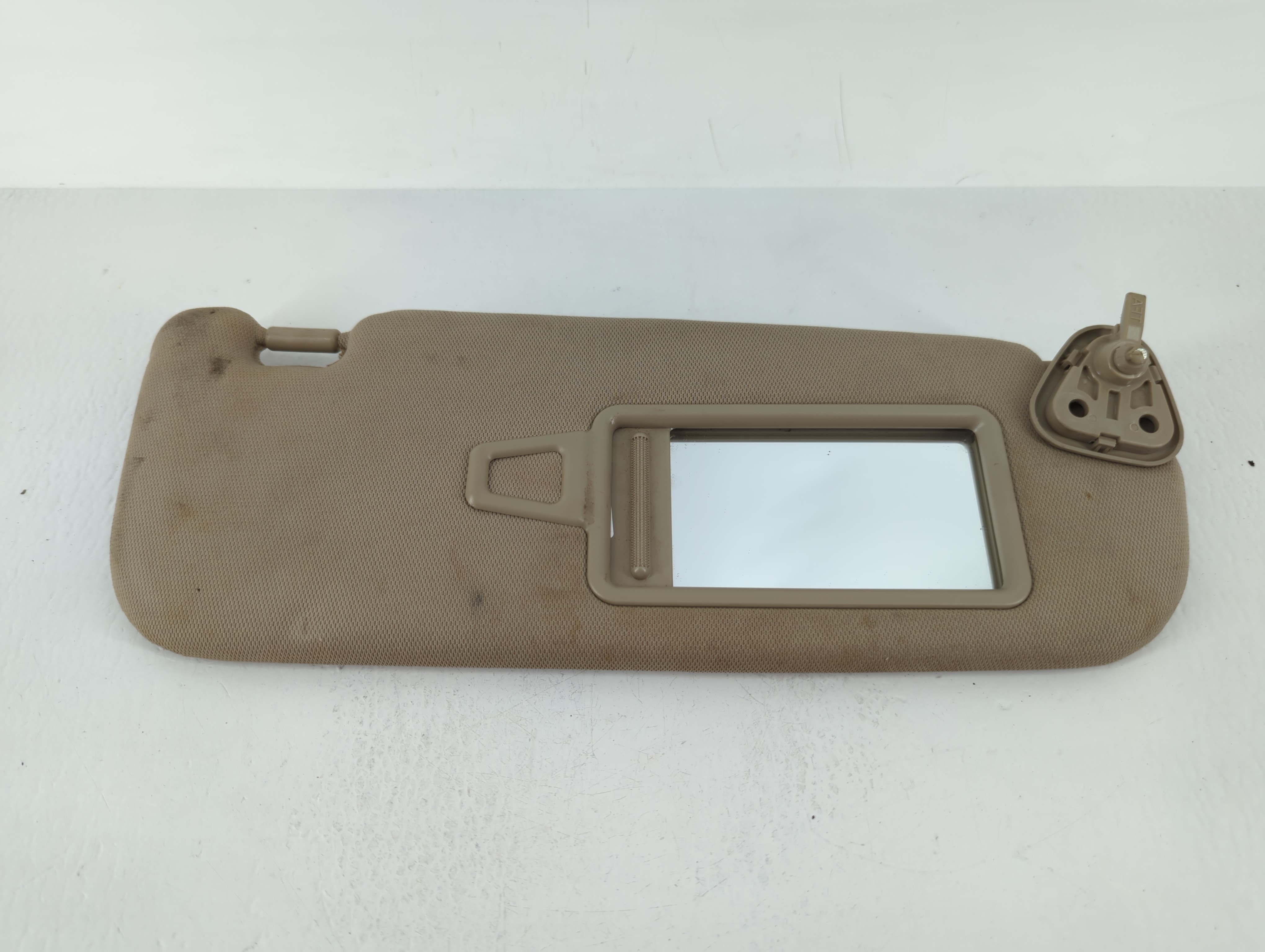 Hyundai Santa Fe Driver Sun Visor Mirror Left Sunvisor Grey 639471 - Oemusedautoparts1.com