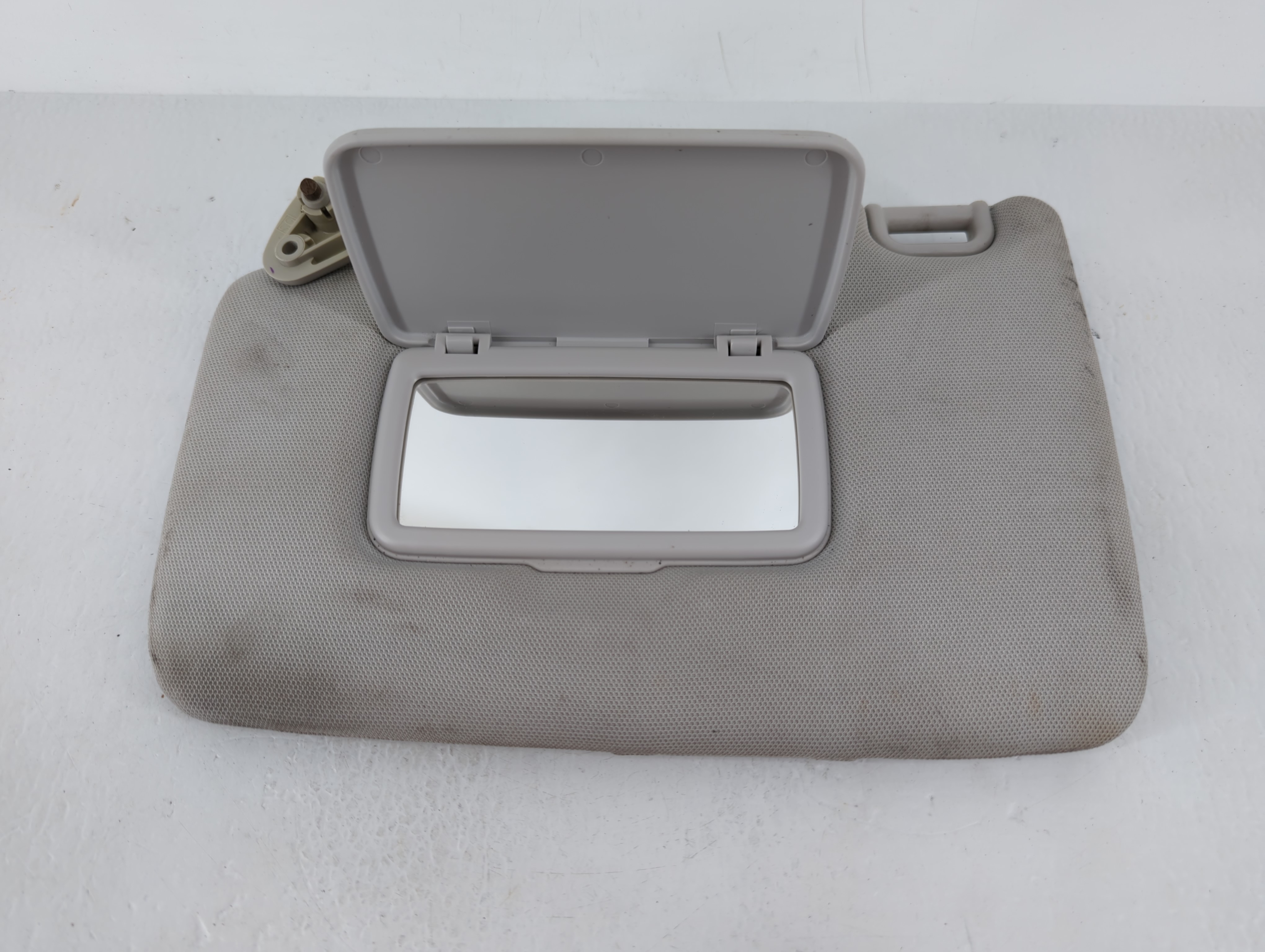 2015 Subaru Forester Driver Sun Visor Mirror Left Sunvisor Pale Grey 639625 - Oemusedautoparts1.com
