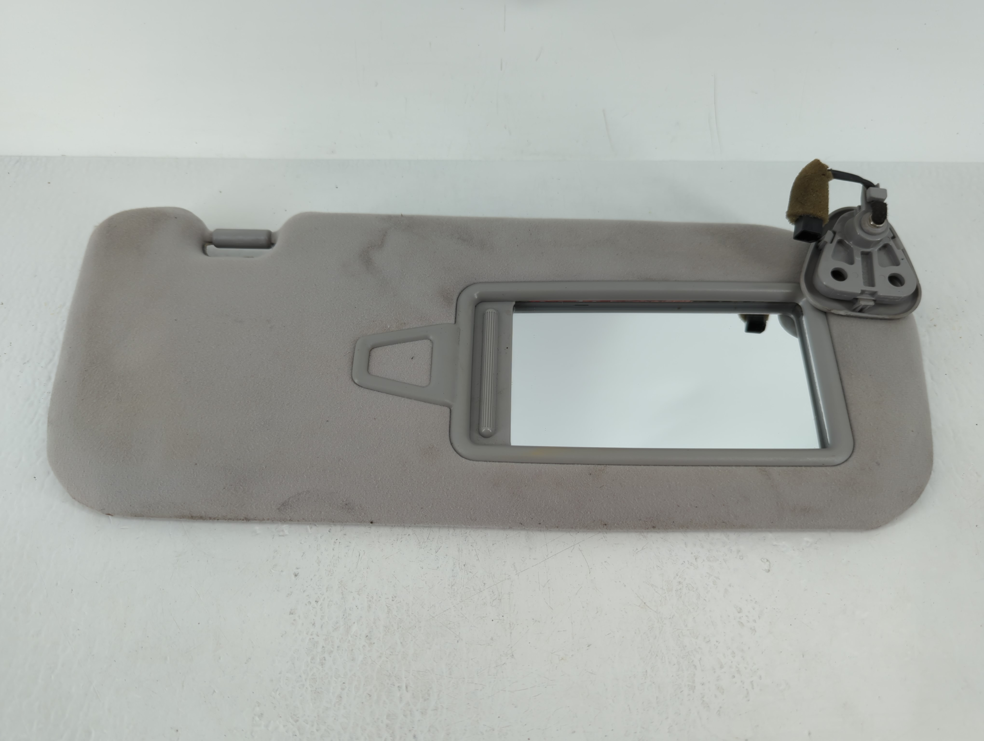 2014-2016 Kia Cadenza Passenger Sun Visor Mirror Right Sunvisor 639760 - Oemusedautoparts1.com