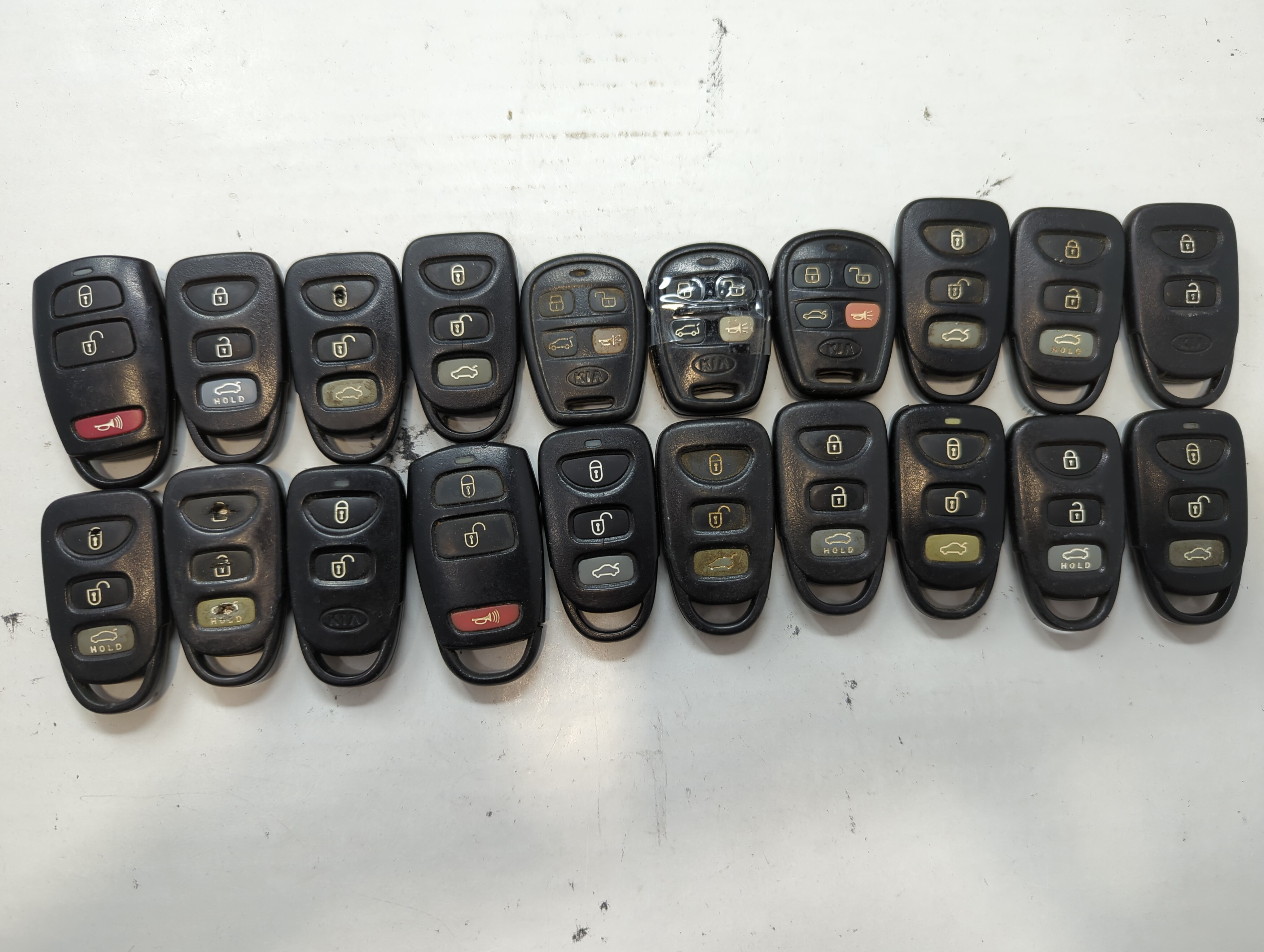 Lot of 20 Kia Keyless Entry Remote Fob MIXED FCC IDS MIXED PART NUMBERS 639849 - Oemusedautoparts1.com