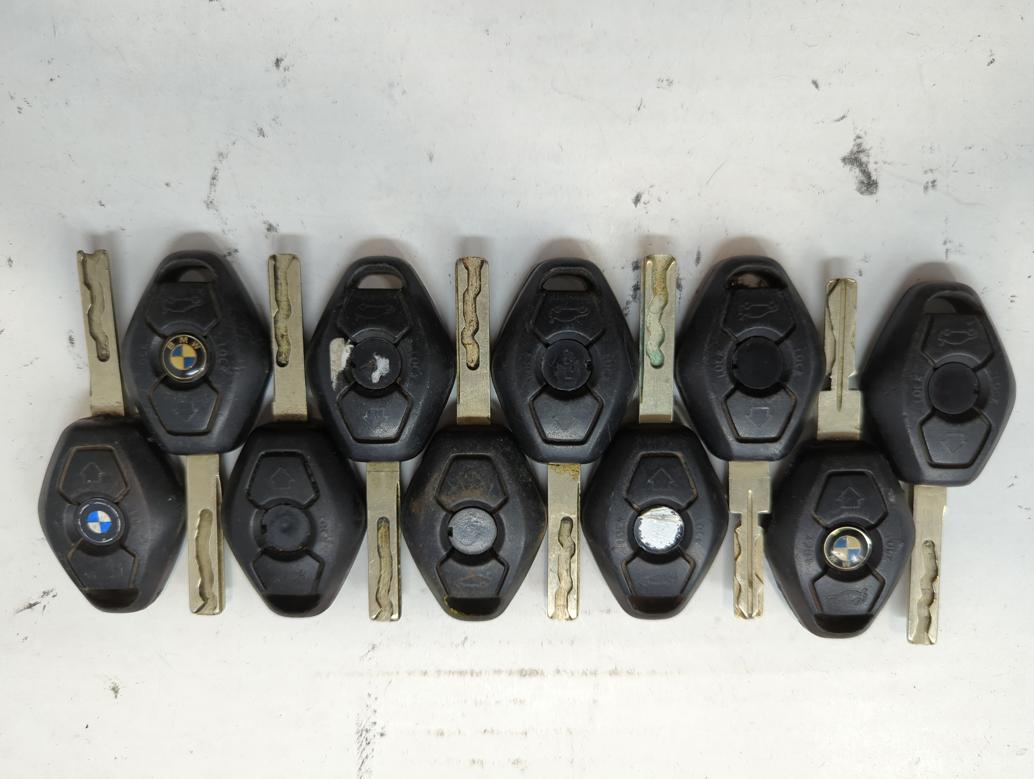 Lot of 10 Bmw Keyless Entry Remote Fob LX8 FZV MIXED PART NUMBERS 639944 - Oemusedautoparts1.com