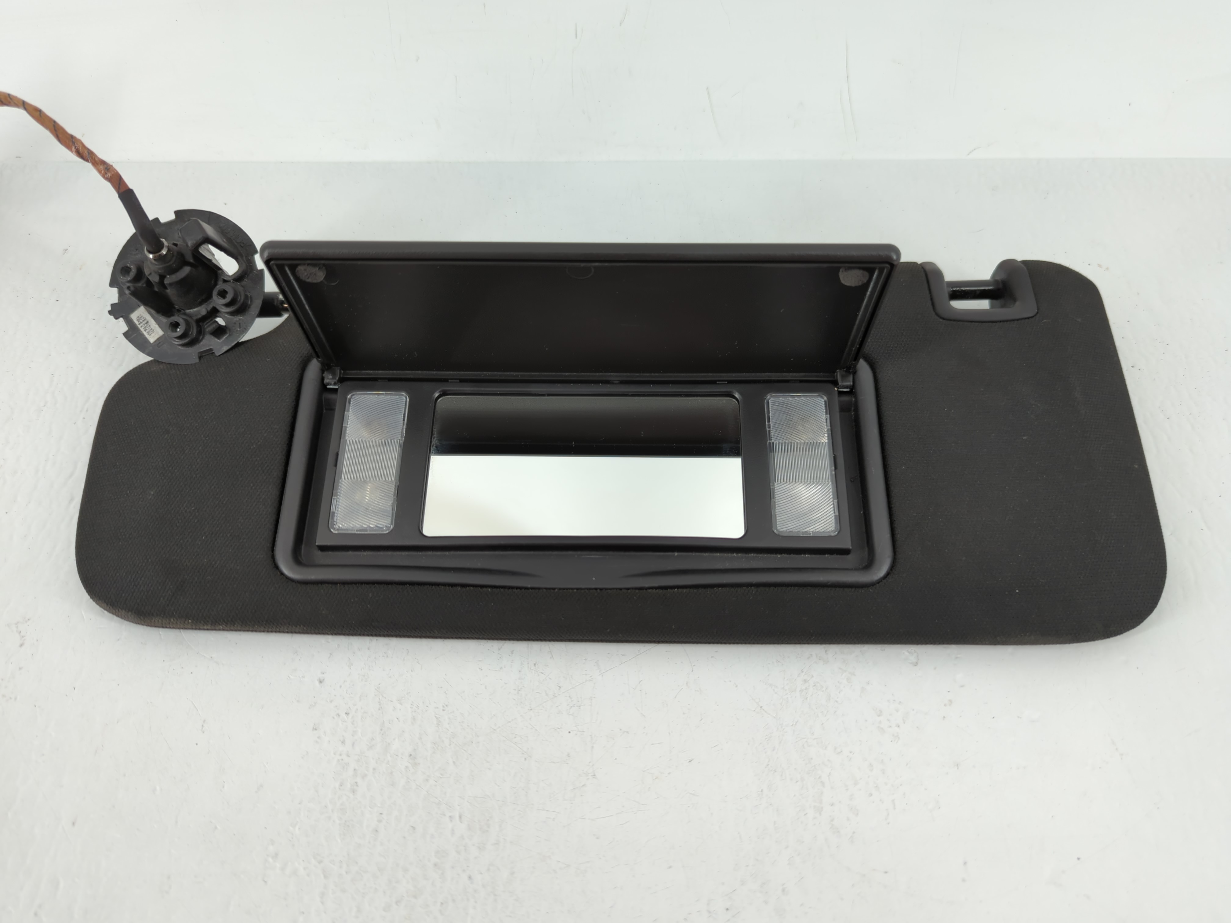 Picture of 2013-2013 Cadillac Ats Driver Sun Visor Mirror Left Sunvisor Black 639954