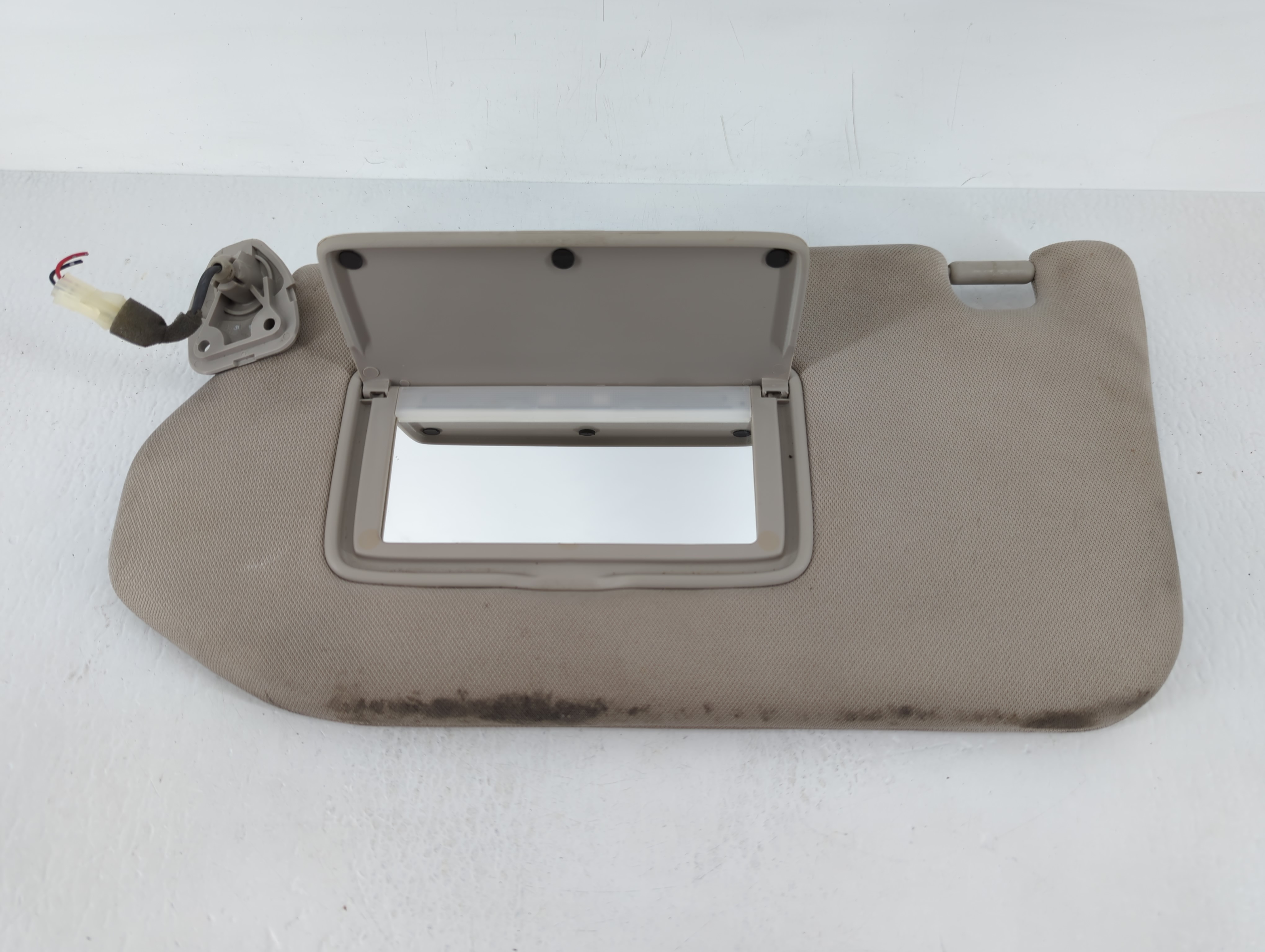 Picture of 2013-2018 Nissan Pathfinder Passenger Sun Visor Mirror Right Sunvisor 640230