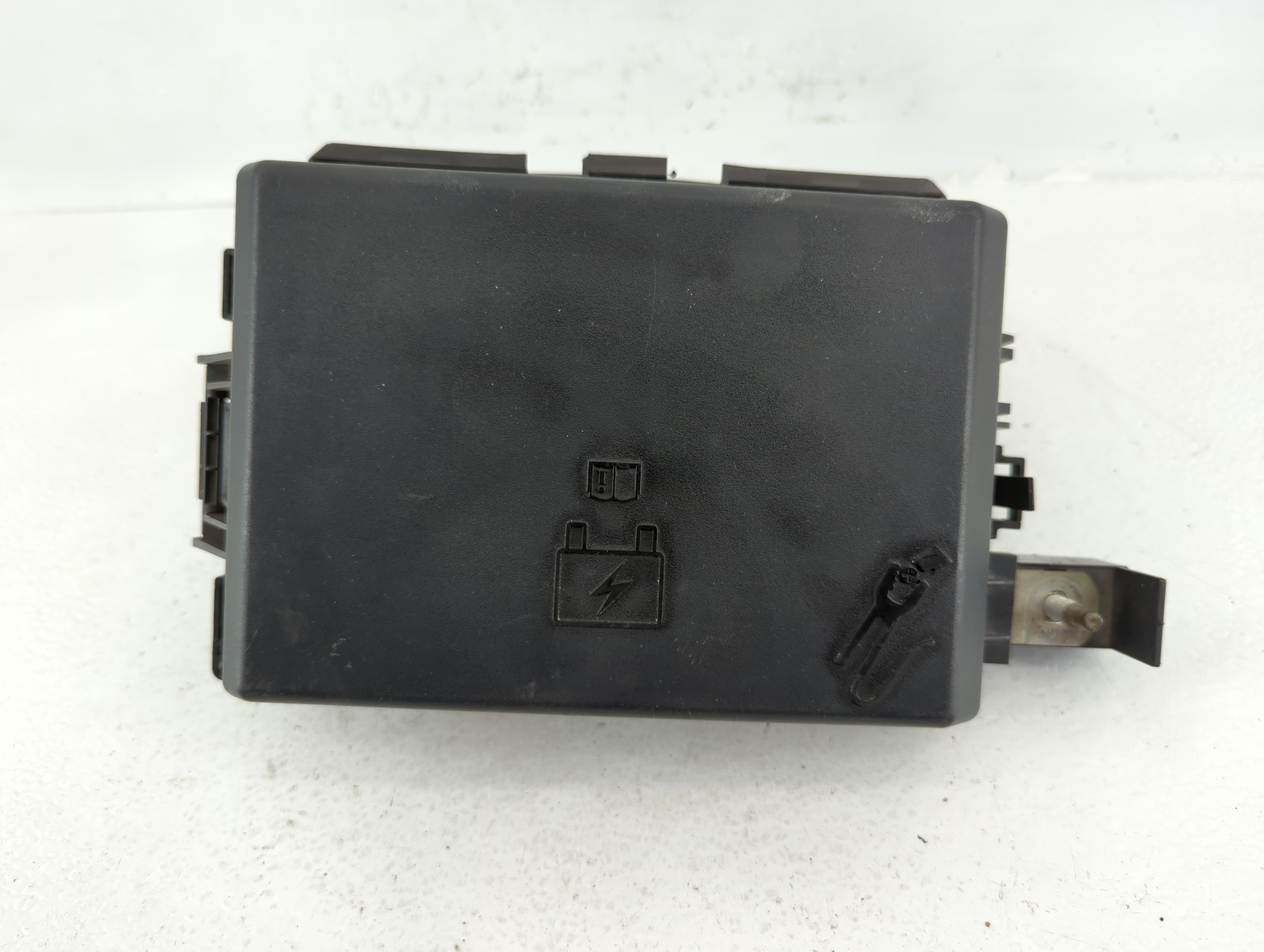 Picture of 2010 Chrysler Chrysler R/t Fusebox Fuse Box Relay Module 640381